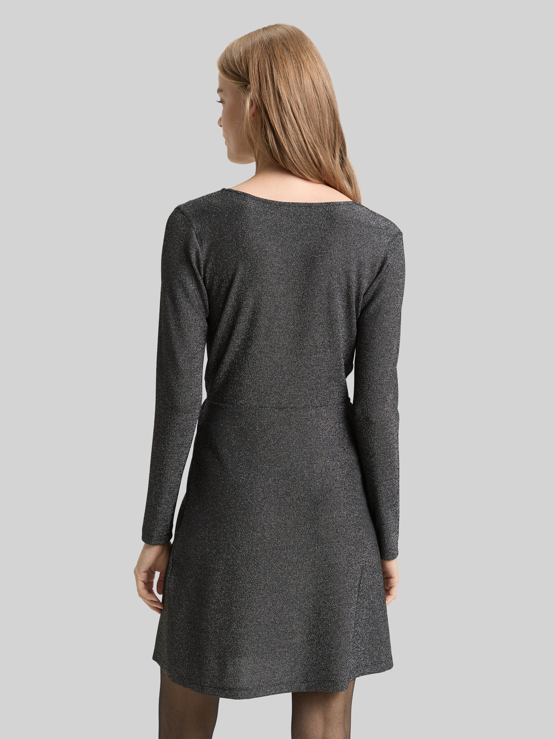 Fitted Mini-Kleid mit Glitzer-Effekt - black glitter - Model-Rückansicht