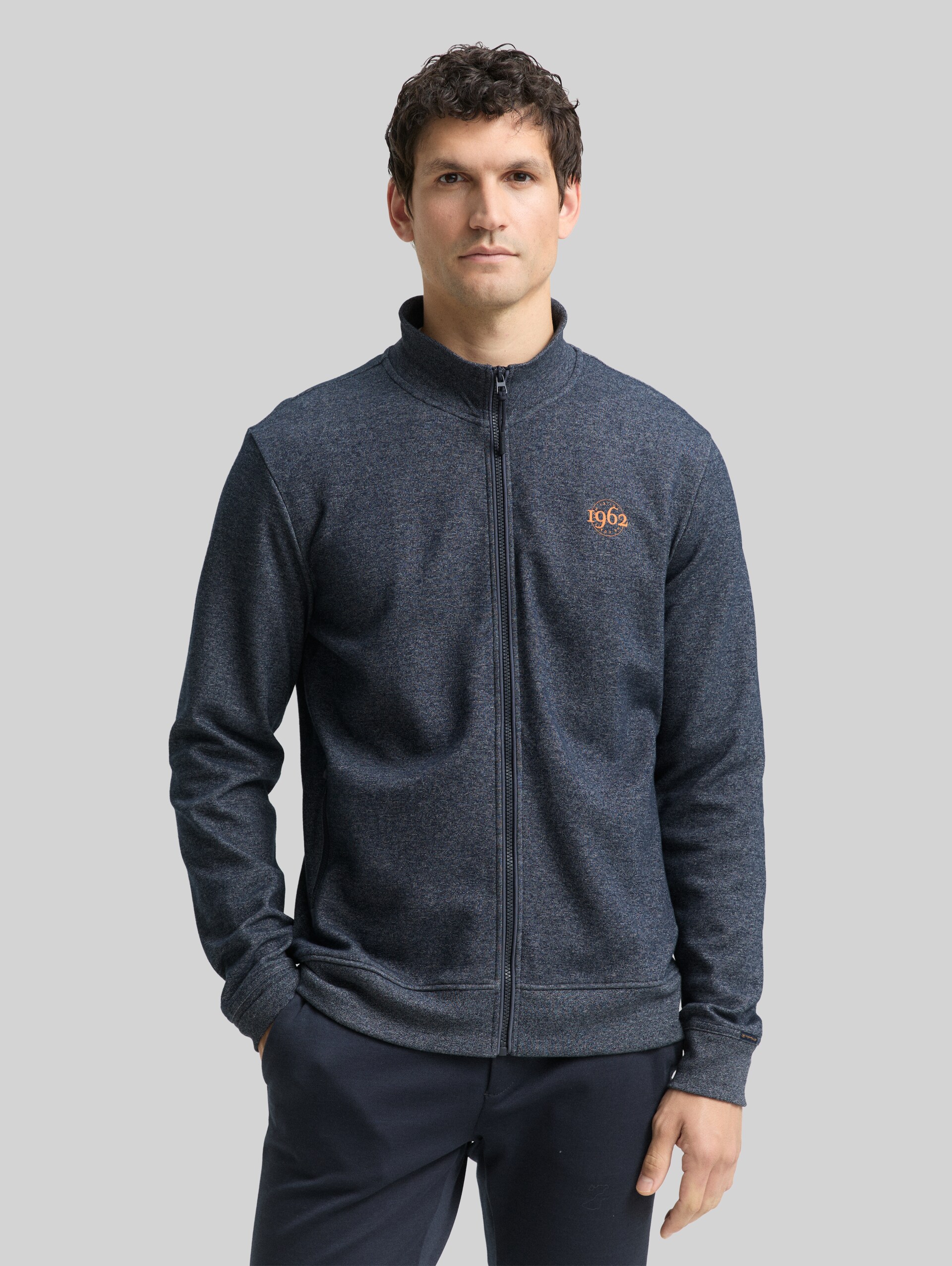 Sweatjacke in Melange-Optik - navy fine yd stripe - Ausschnitt Model-Vorderansicht