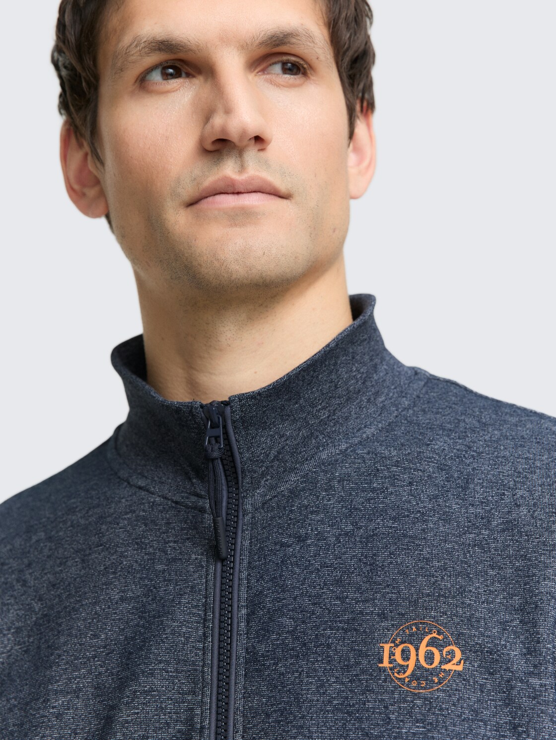 Sweatjacke in Melange-Optik - navy fine yd stripe - Detail-Model-Ansicht