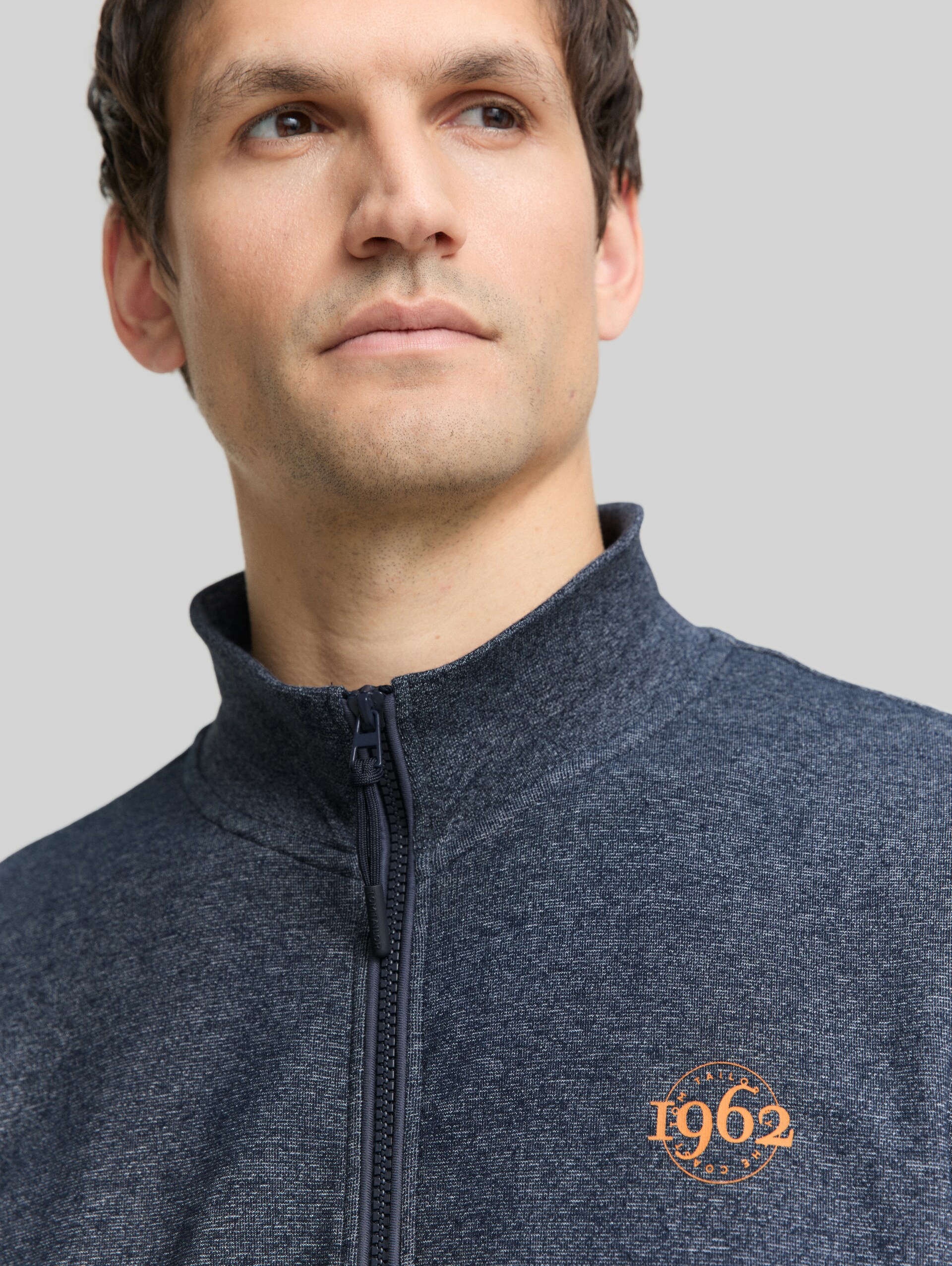Sweatjacke in Melange-Optik - navy fine yd stripe - Detail-Model-Ansicht