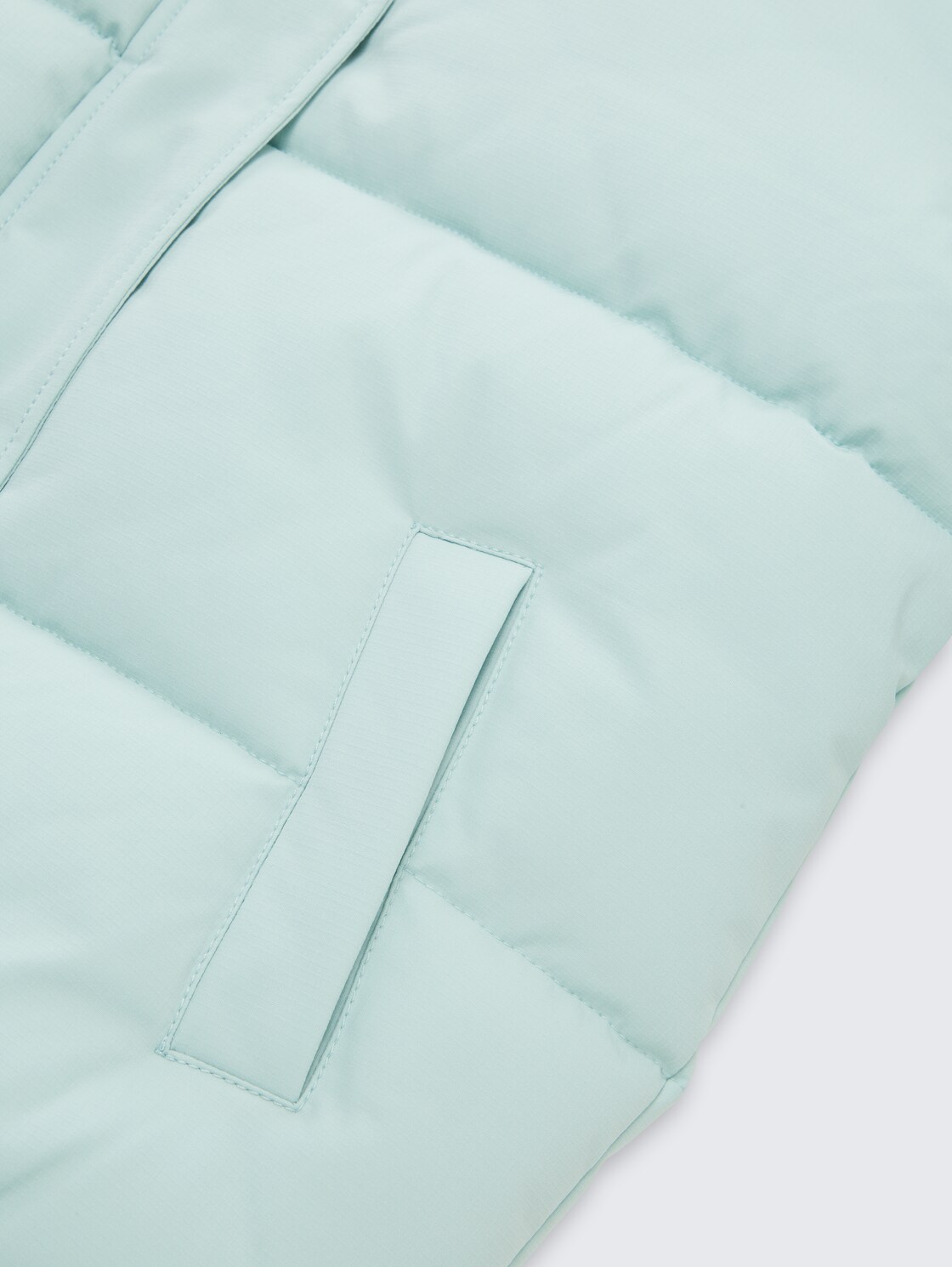 Puffer-Jacke mit Kapuze - blue haze - Detail-Model-Ansicht