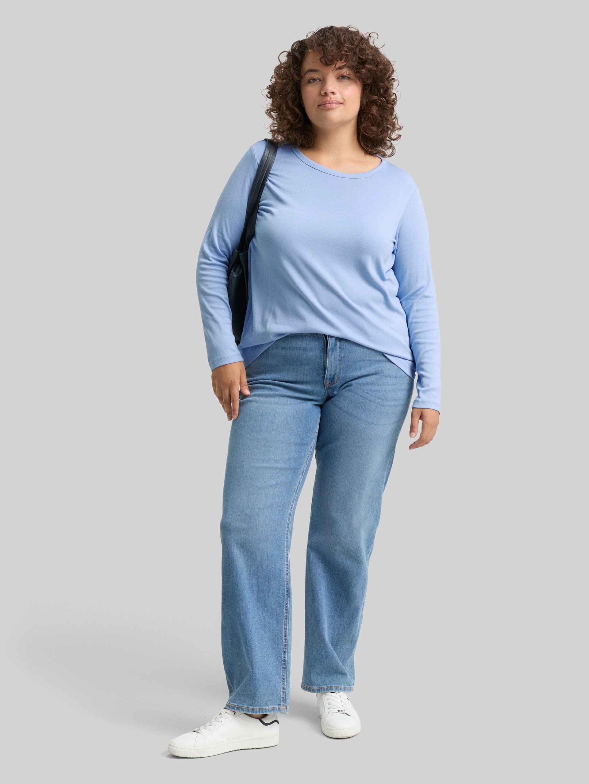 Plus Size - Basic slim fit long-sleeved shirt - light fjord blue - Model front view