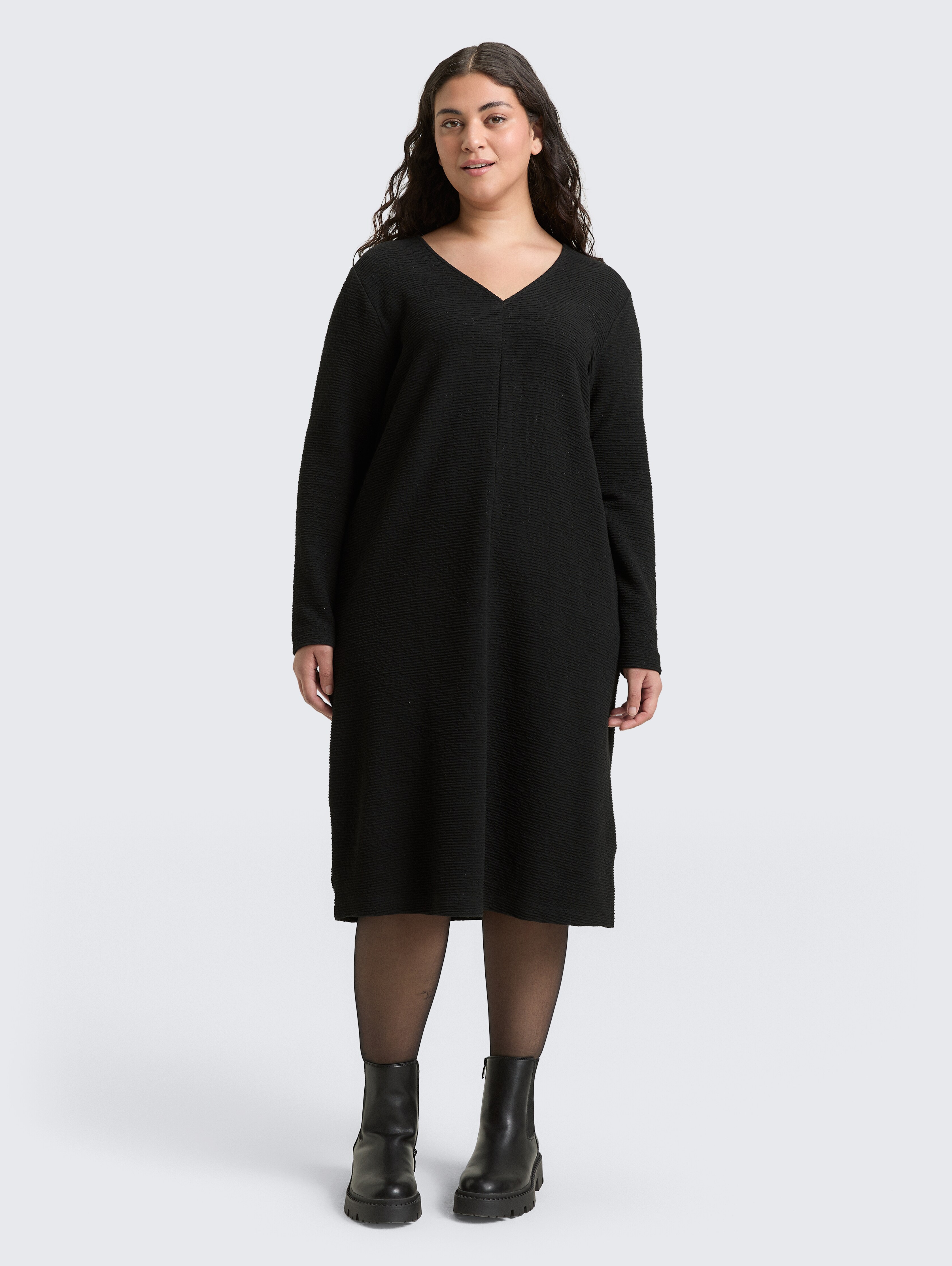 Plus Size - Kleid mit Glitzer-Effekt von Women Plus Size, deep black
