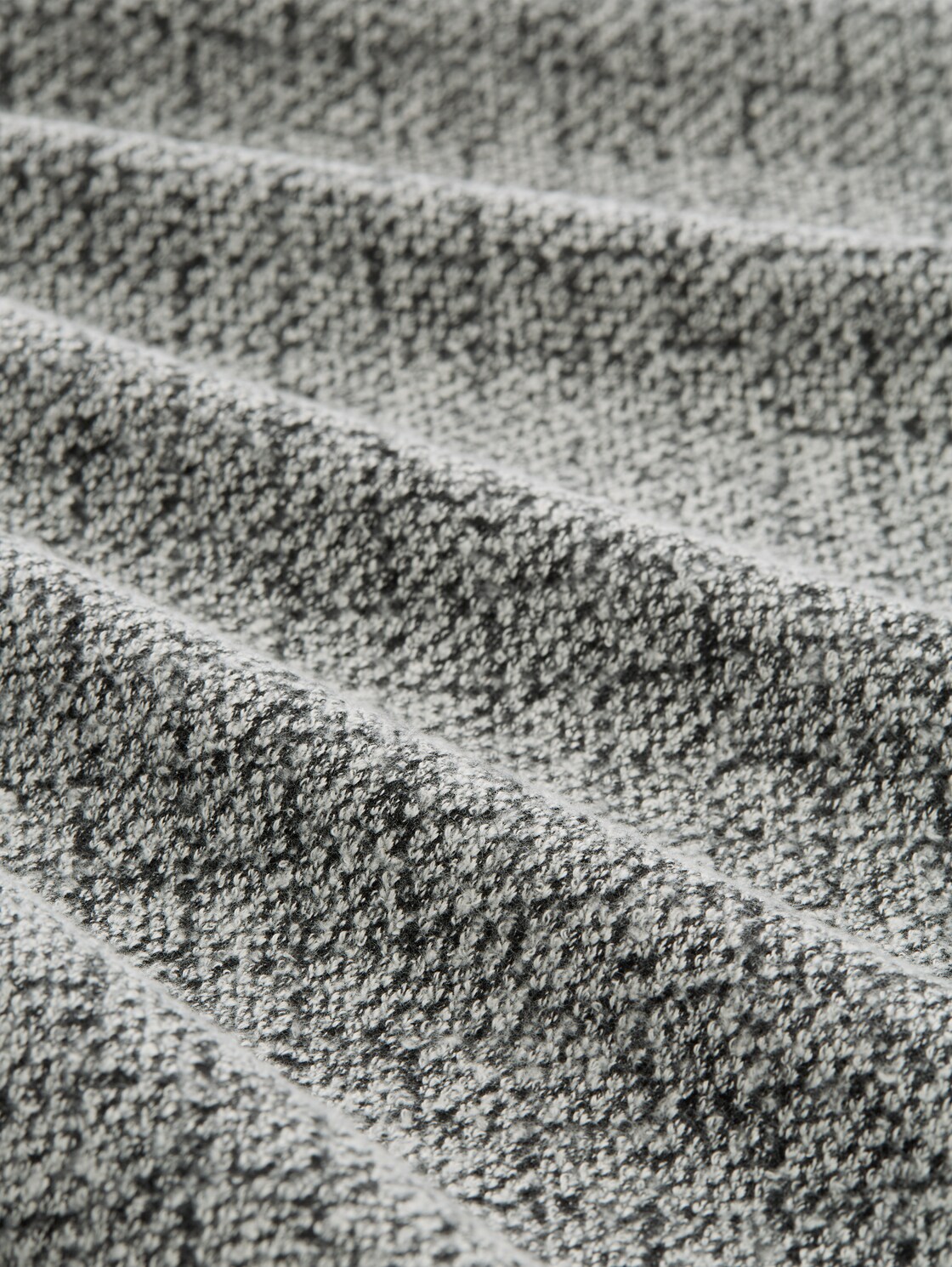 Plus Size - Sweatshirt mit V-Ausschnitt - black white argyle structure - Material-Ansicht