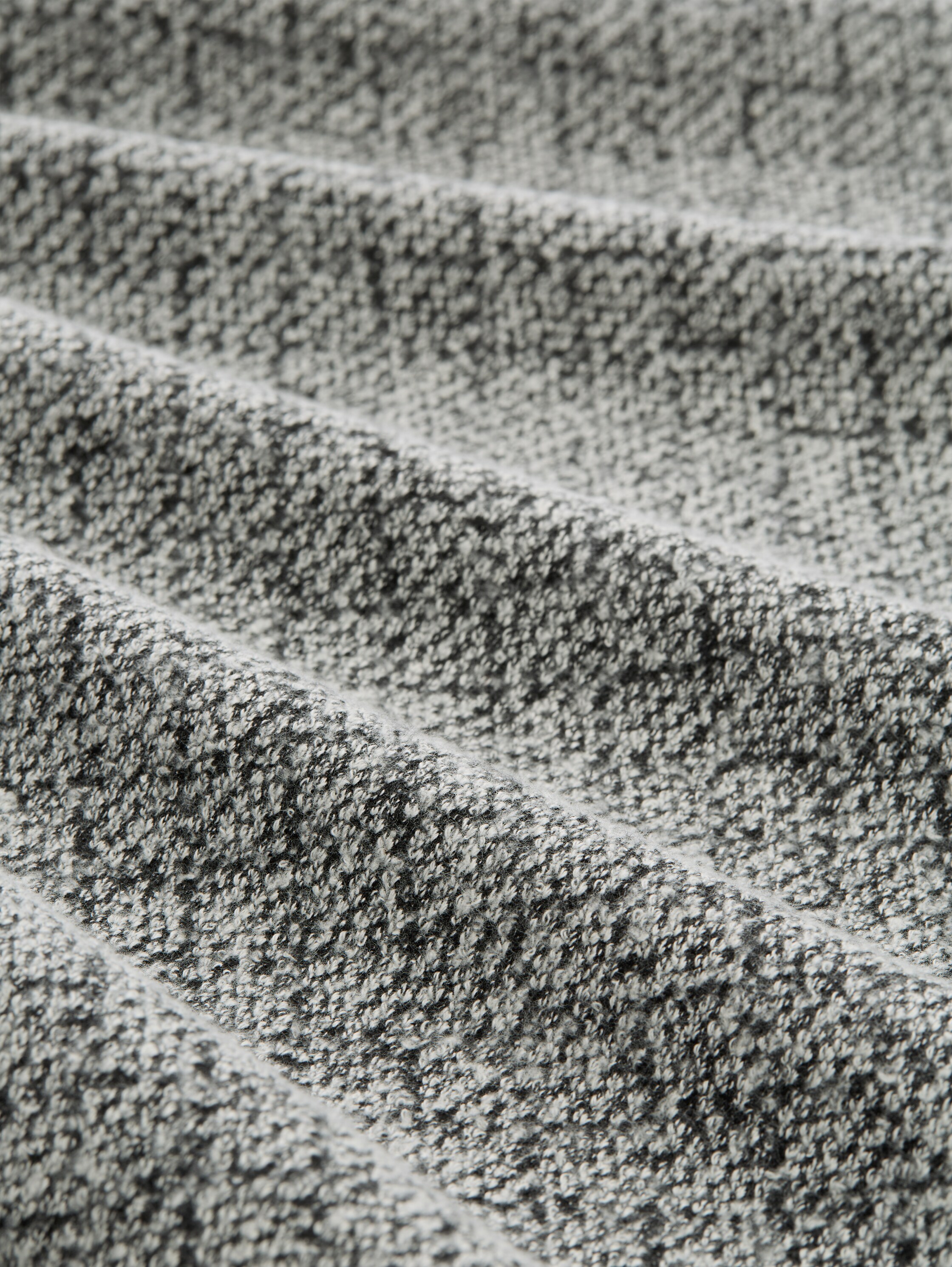 Plus size – V-neck sweatshirt - black_white_argyle_structure - 