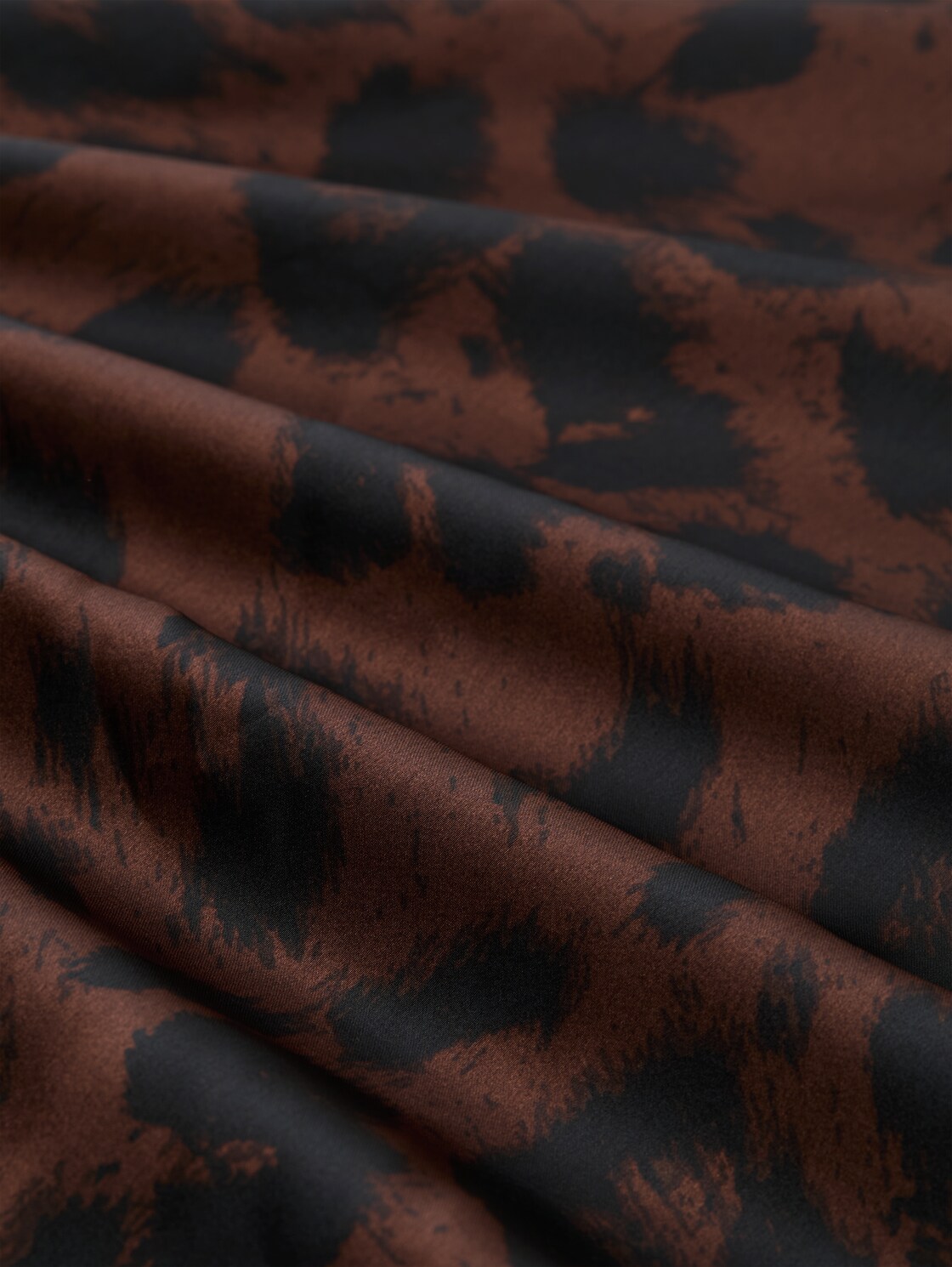 Plus Size - Loose Fit Langarmshirt mit Leo-Print - brown black big leo print - Material-Ansicht