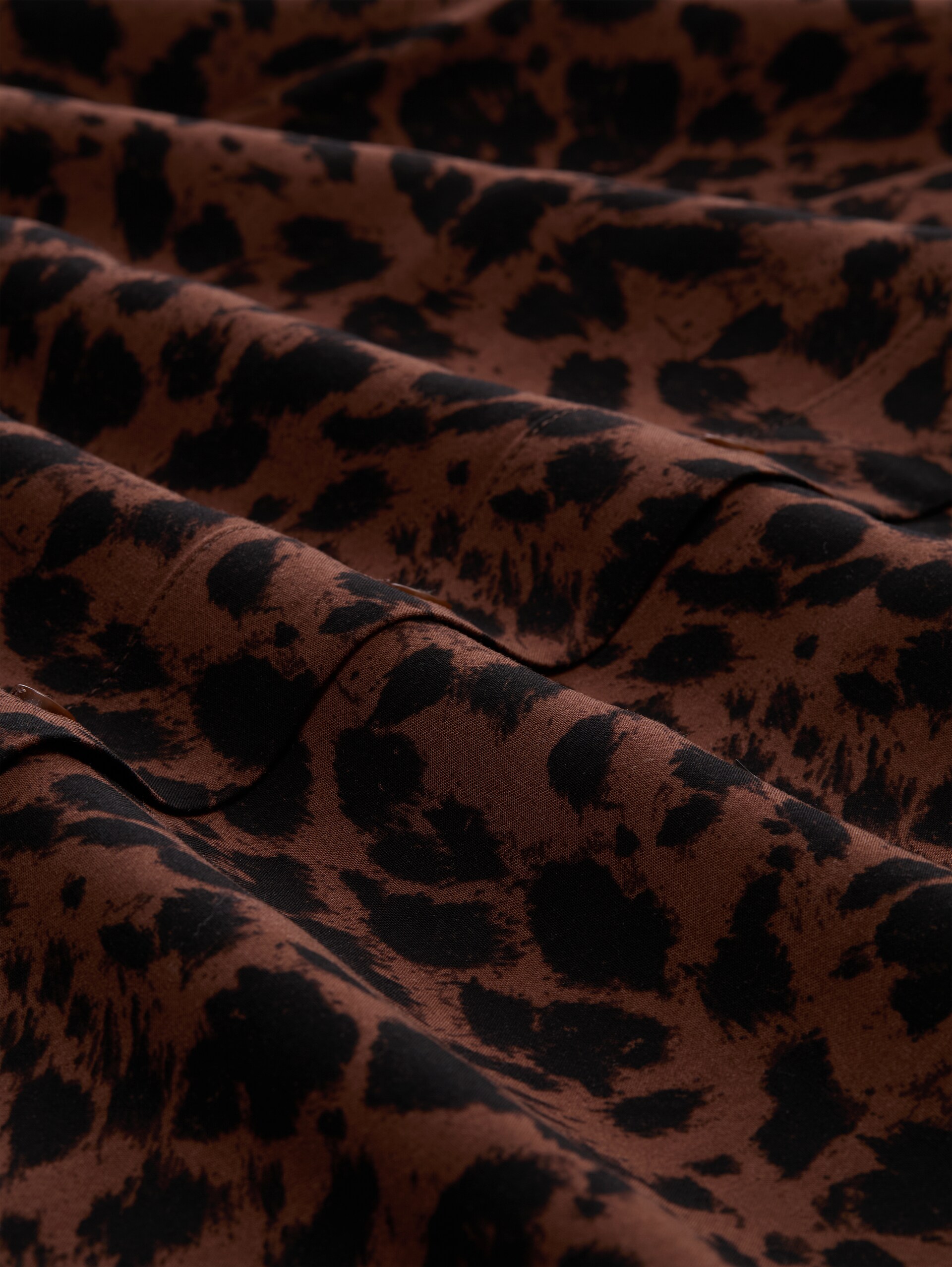 Plus Size - Bluse mit Leo-Print - brown black small leo print - Material-Ansicht