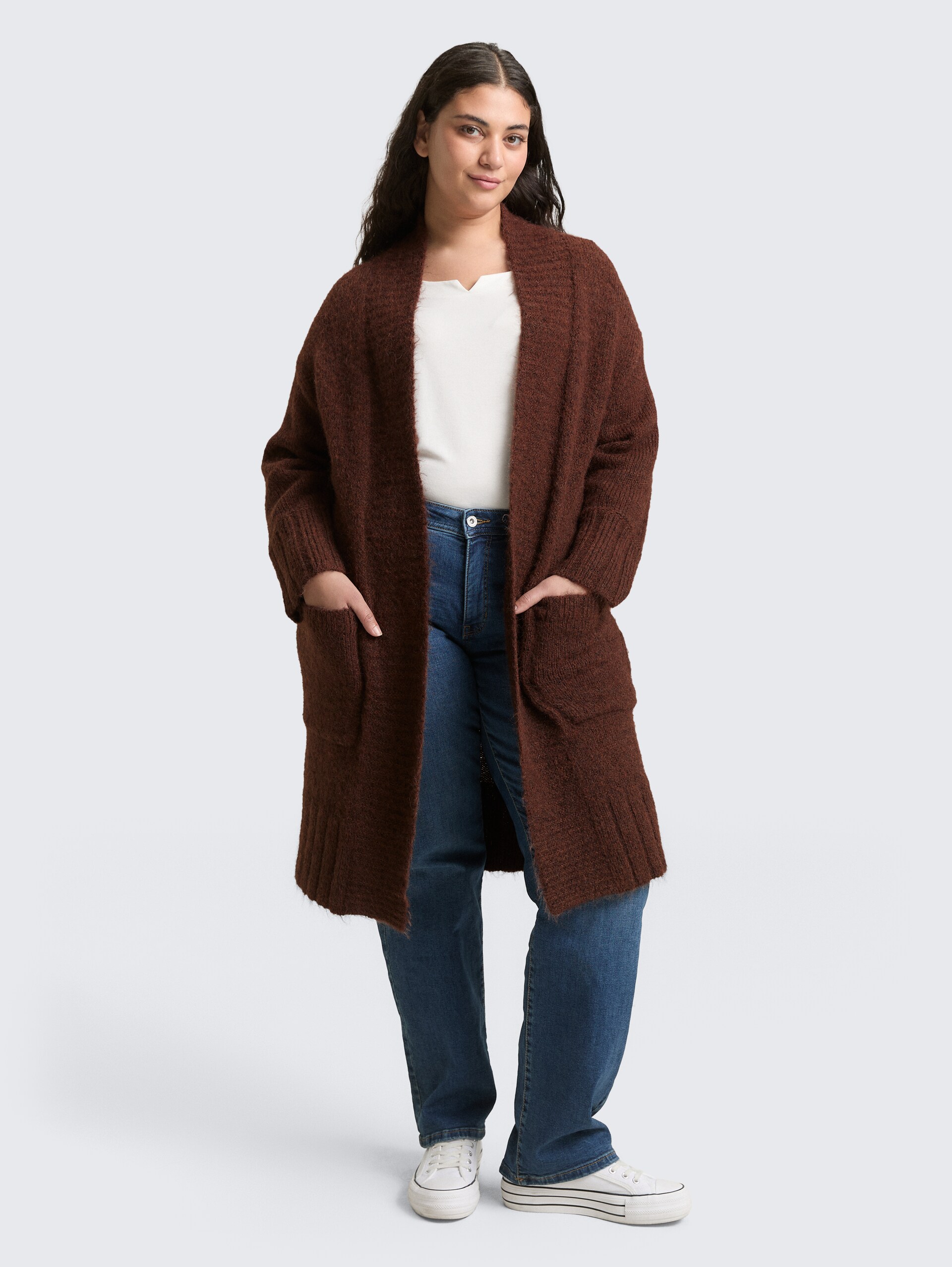Plus Size - Oversize Cardigan mit Wollanteil - dark pecan brown melange - Model-Vorderansicht
