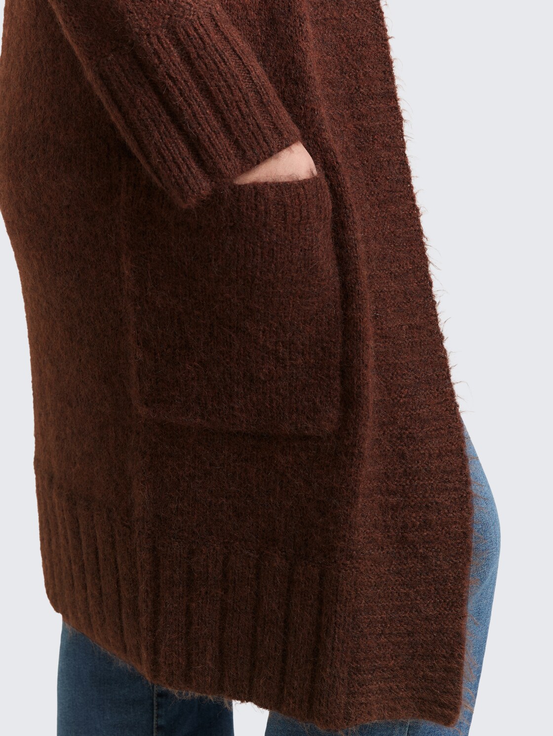 Plus Size - Oversize Cardigan mit Wollanteil - dark pecan brown melange - Detail-Model-Ansicht