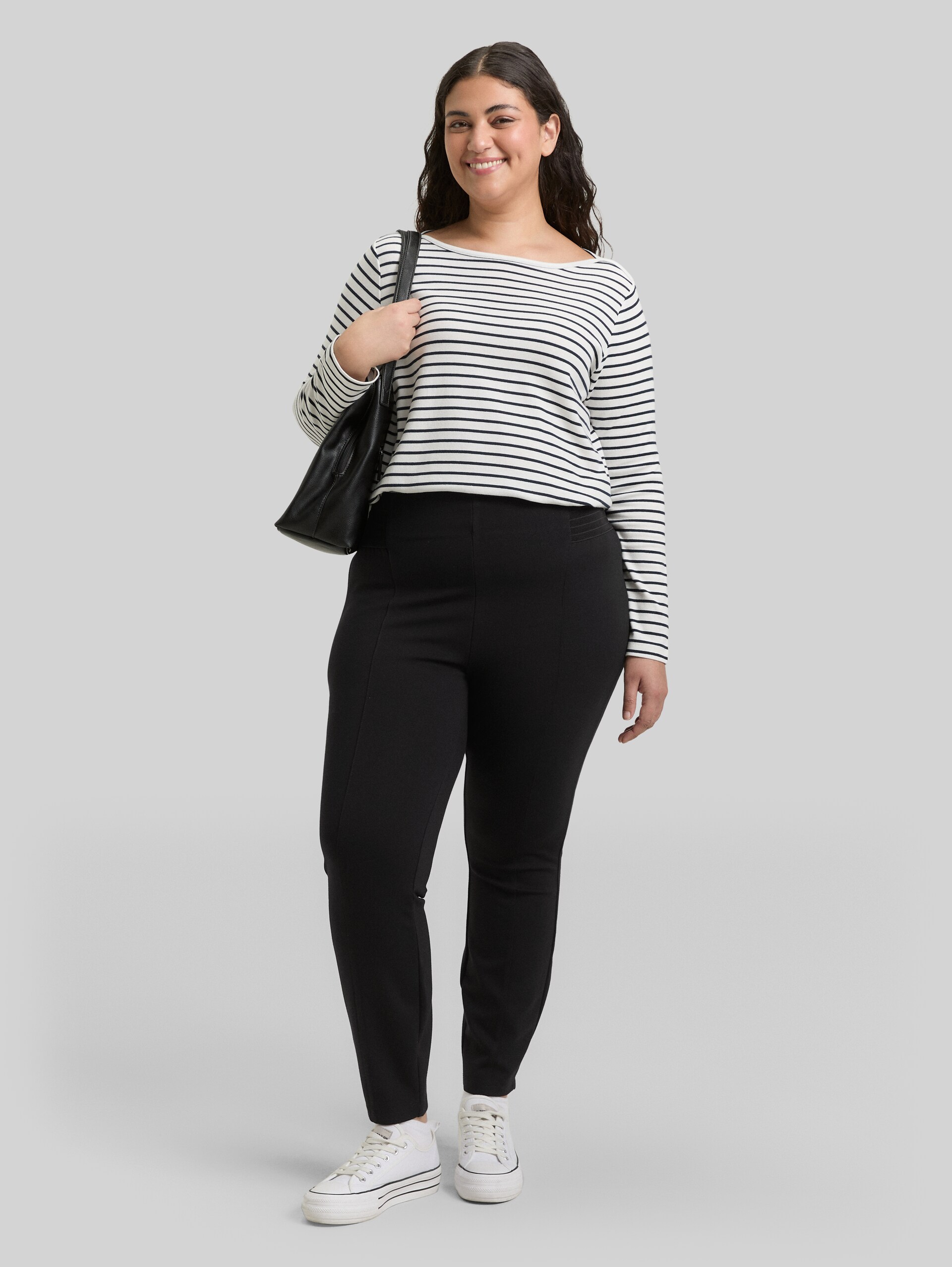 Plus Size - Treggings Trousers with elasticated waistband - deep black - Model front view