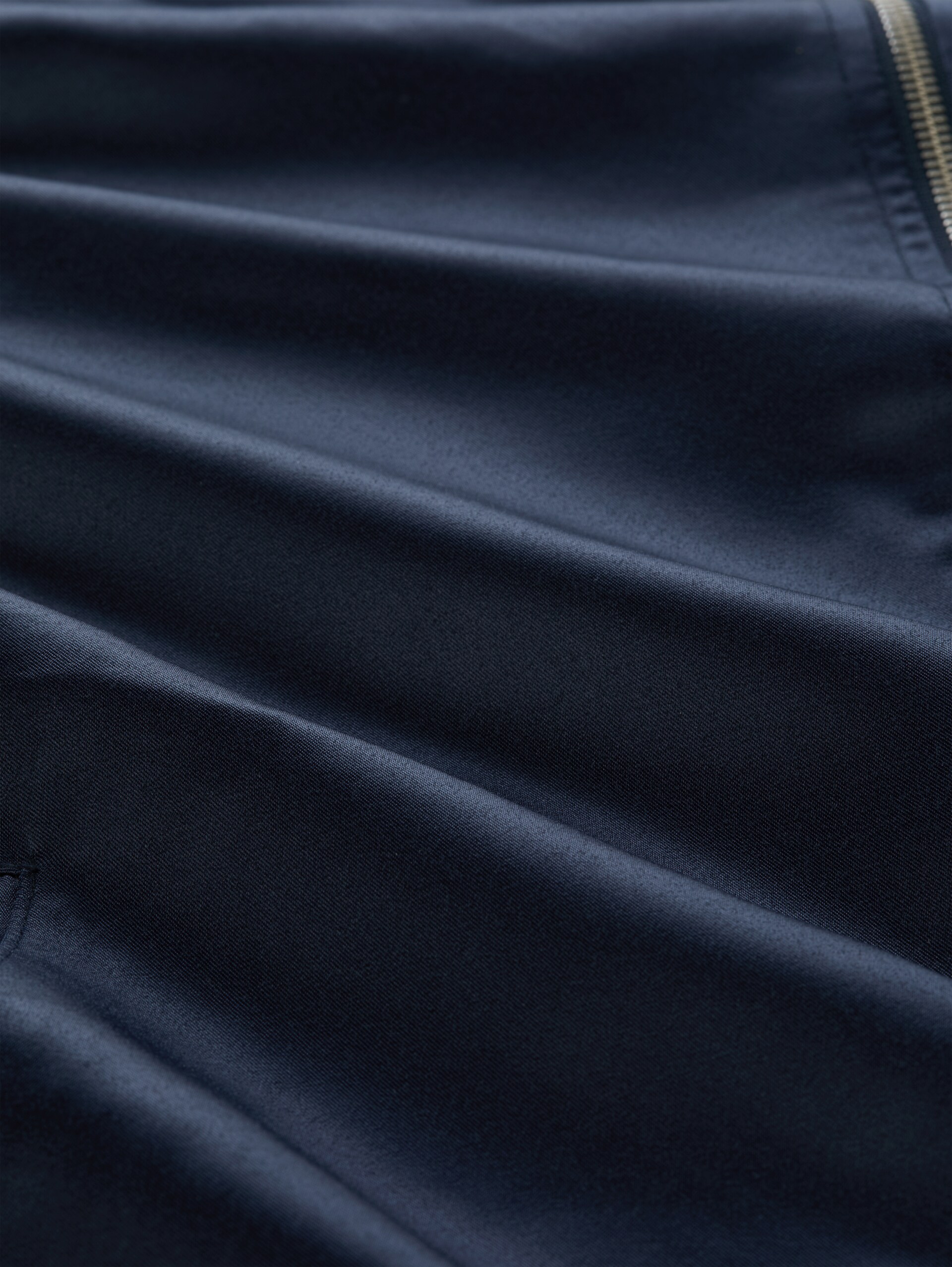 Plus Size - Satin Blouson Jacke mit Bomberkragen - sky captain blue - Produkt-Detail-Ansicht