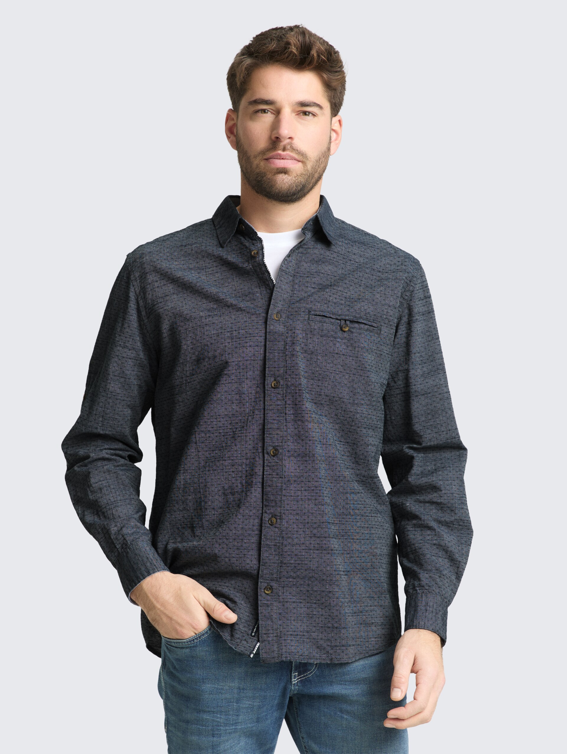 Regular Fit Hemd mit Turn-Up-Funktion - navy blue structure - Ausschnitt Model-Vorderansicht