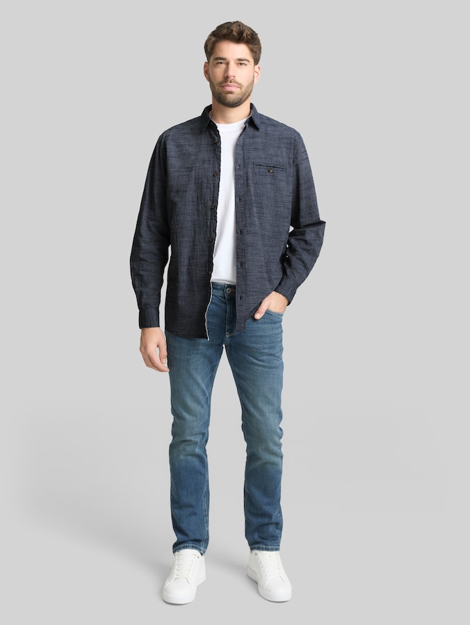 Overhemd met regular fit en omgeslagen mouwen door Men, navy blue structure