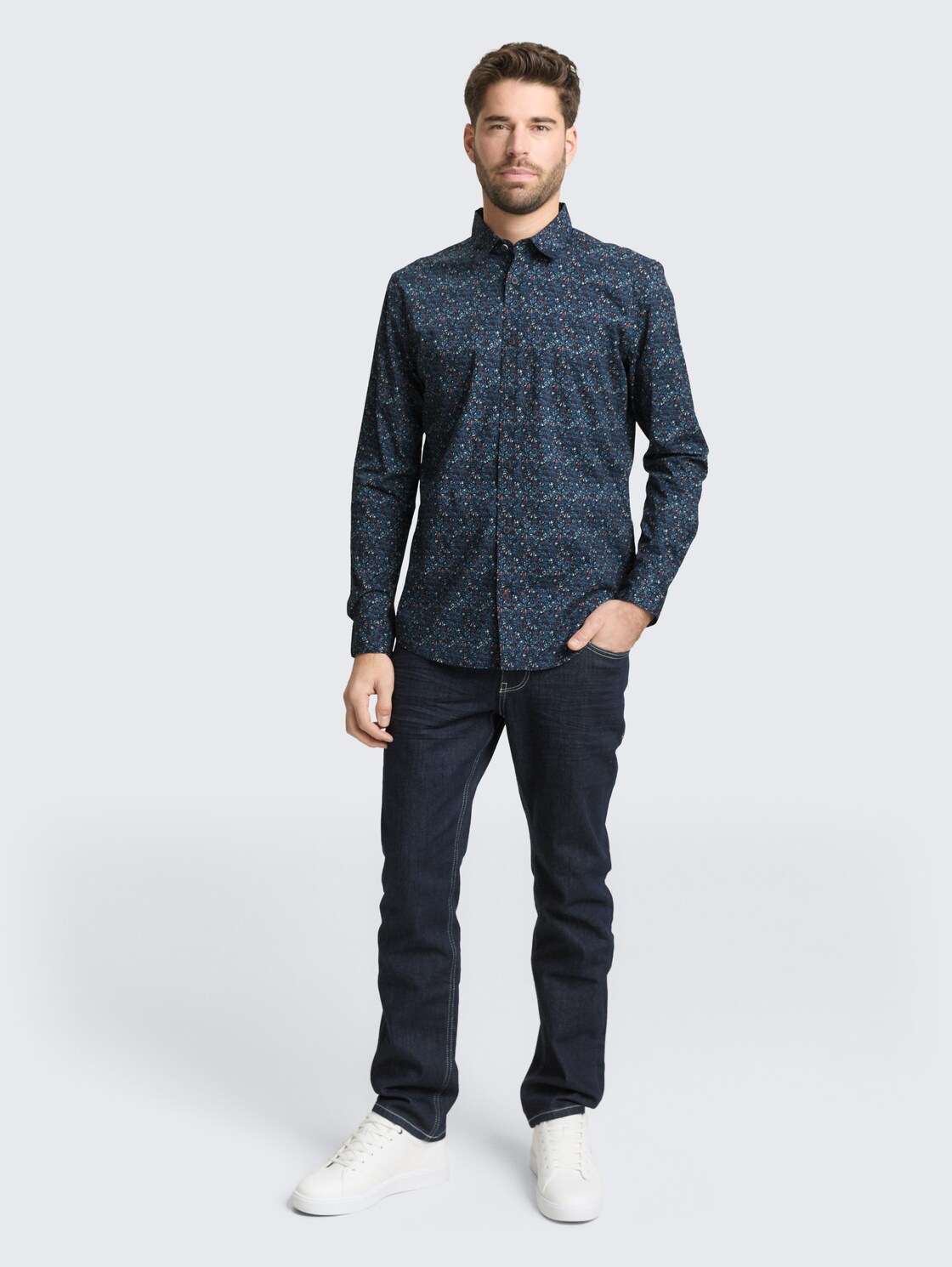 Fitted Hemd mit Muster - navy round design - Model-Vorderansicht