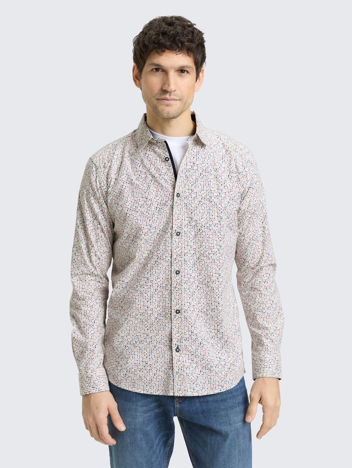 Fitted Hemd mit Muster - white abstract design - Ausschnitt Model-Vorderansicht