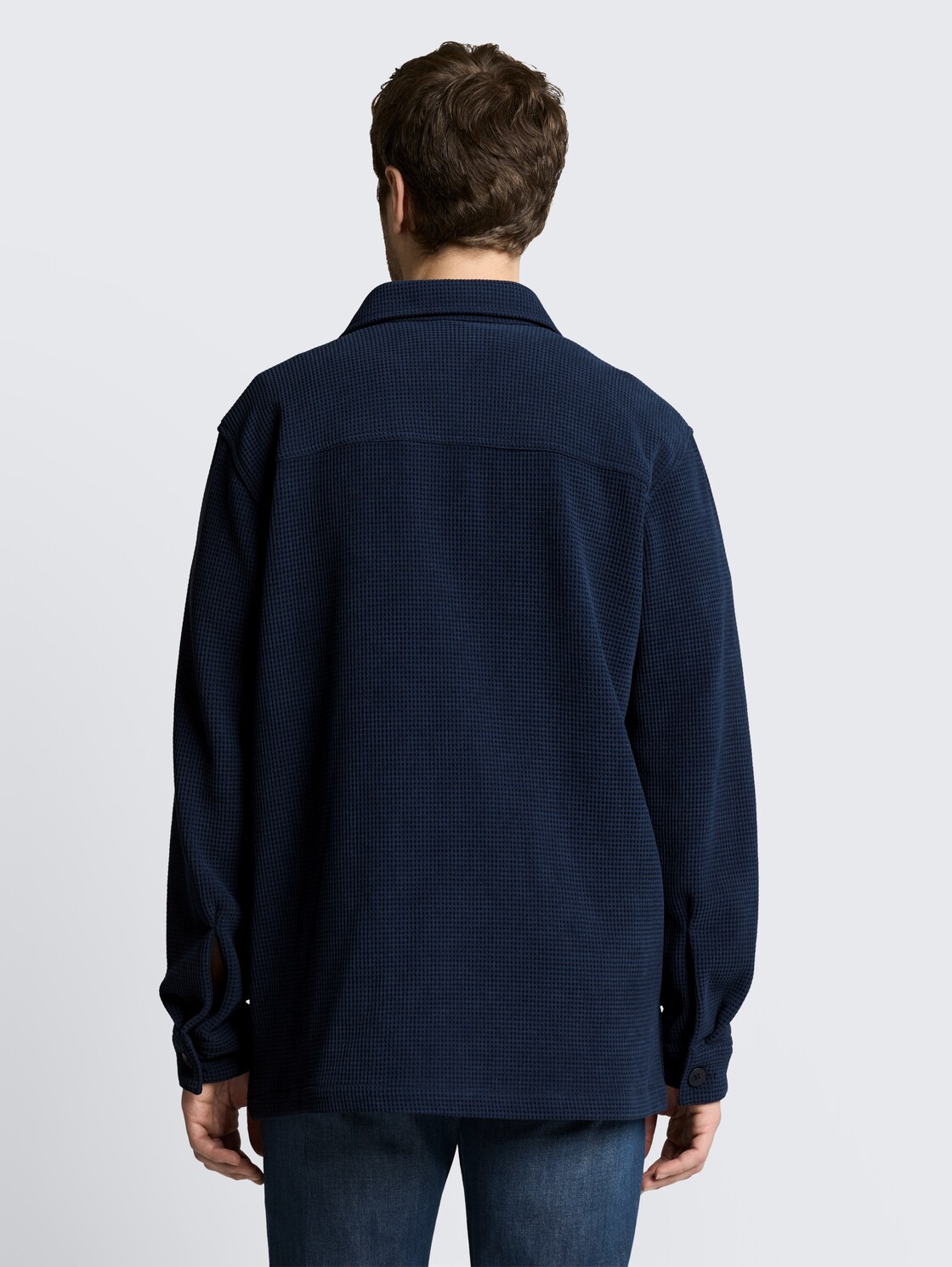 Overshirt mit Taschen - sky captain blue - Auschnitt Model-Rückansicht