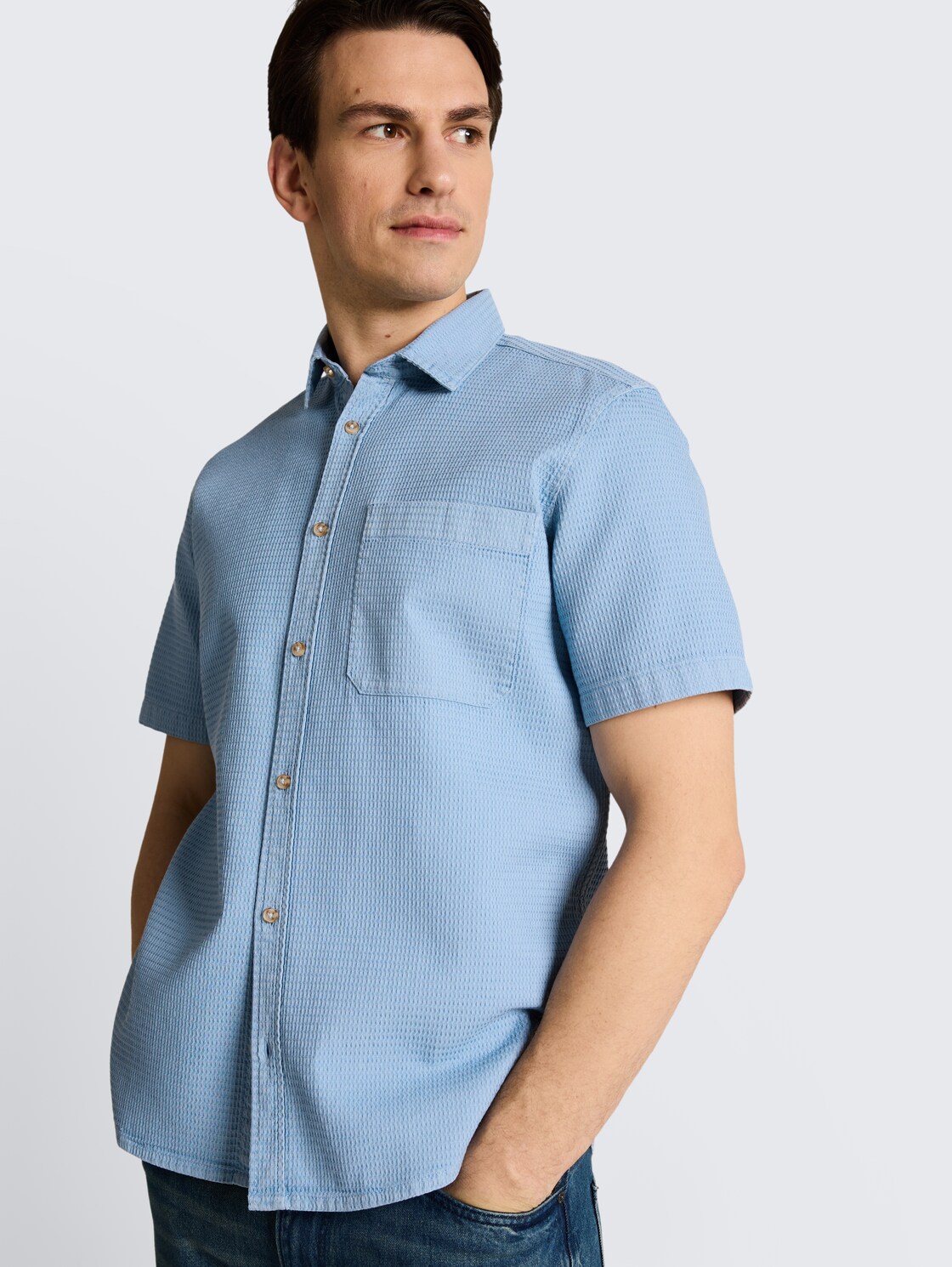Regular Fit Kurzarmhemd mit Waffelstruktur - mountain spring blue - Detail-Model-Ansicht