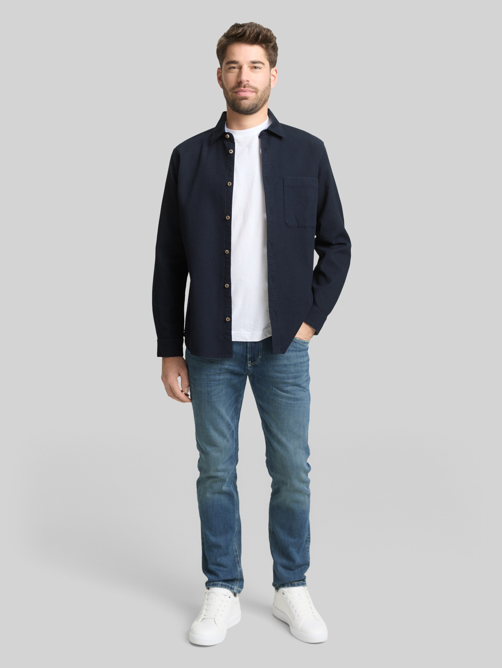 Regular Fit Hemd mit Waffelstruktur - sky captain blue - Model-Vorderansicht