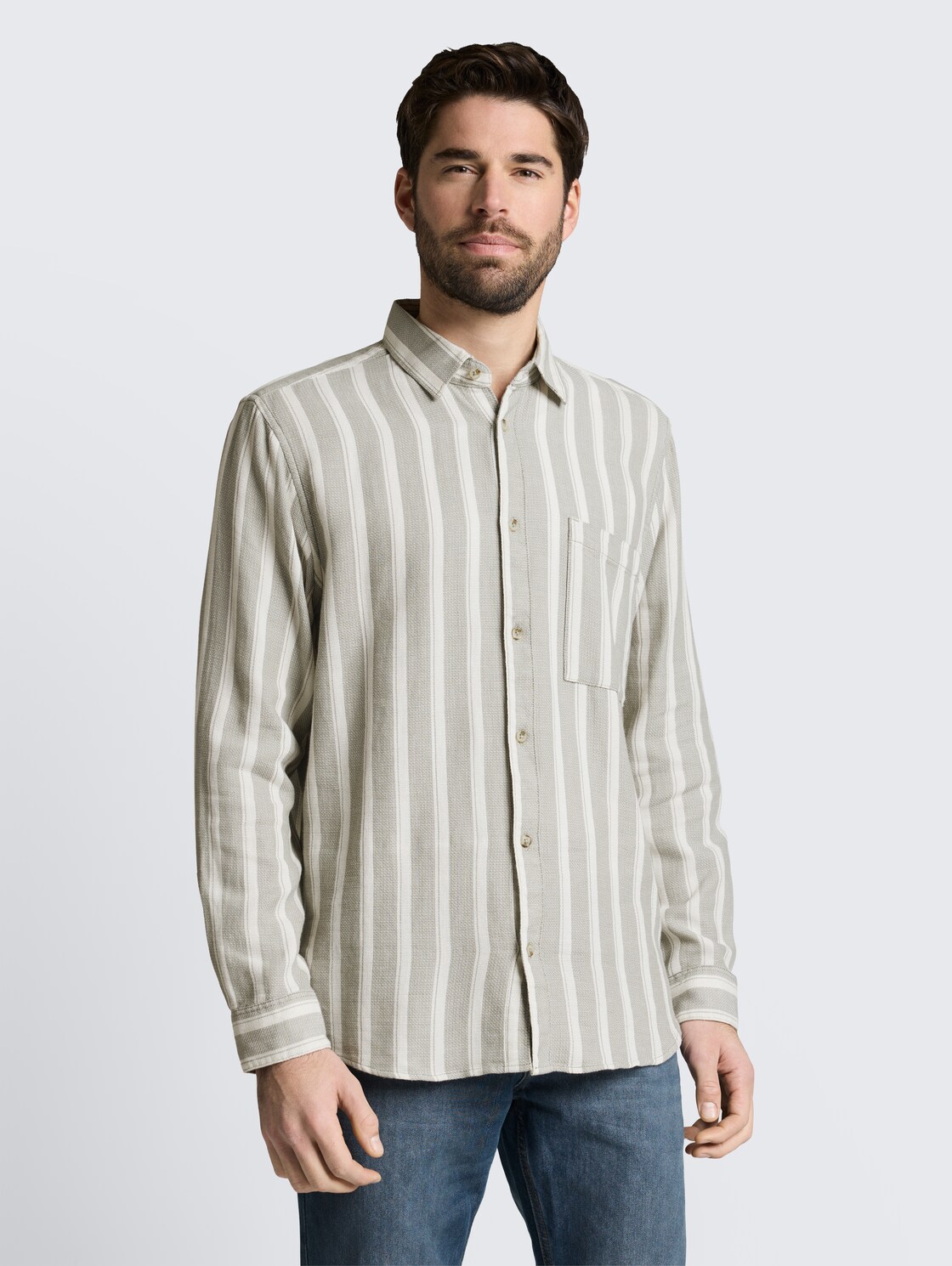 Regular Fit Dobby Hemd aus strukturiertem Baumwollstoff - gree white big stripe - Ausschnitt Model-Vorderansicht