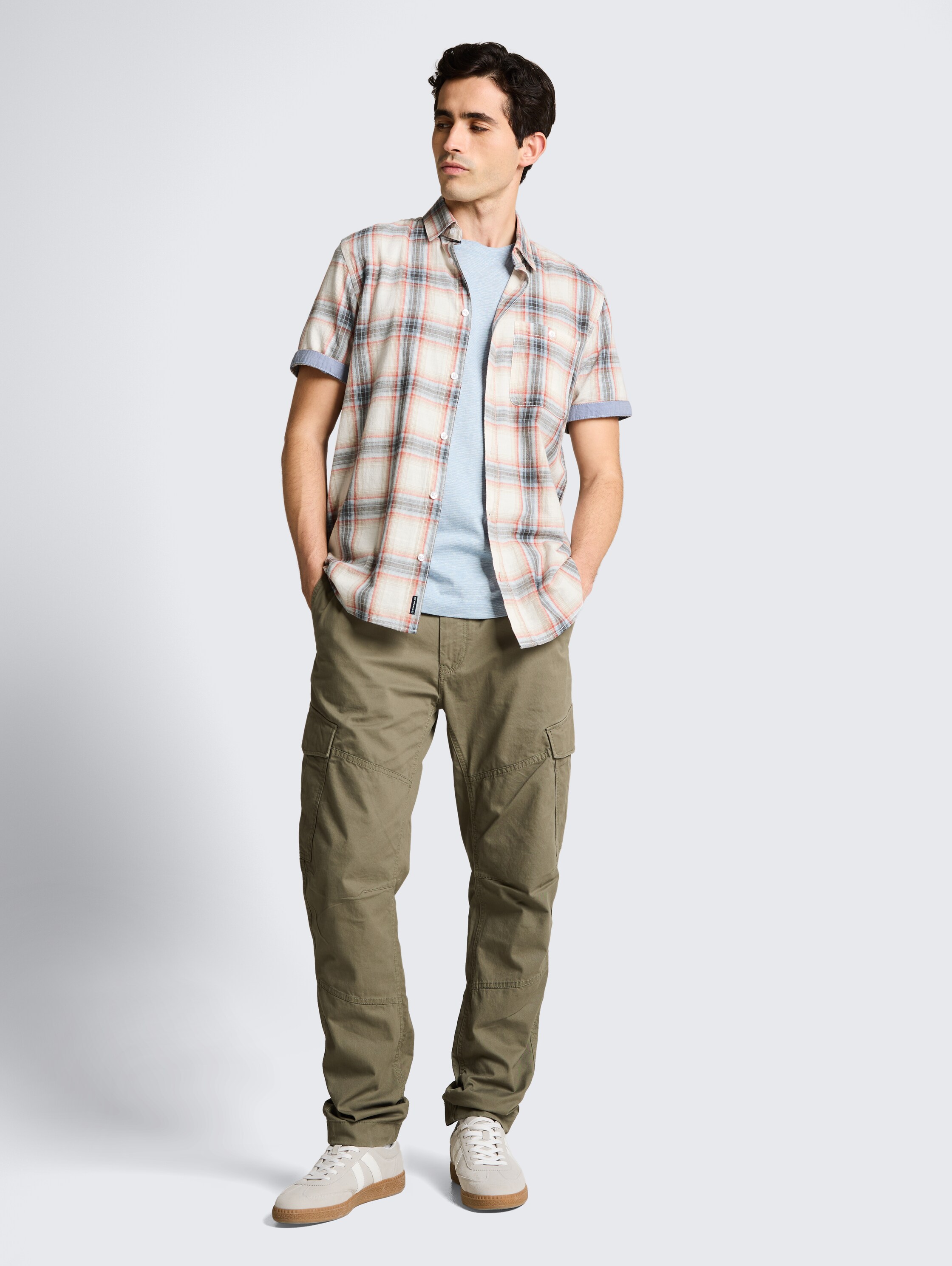 Regular fit short-sleeved shirt with checked pattern - white multicolor check - Model front view