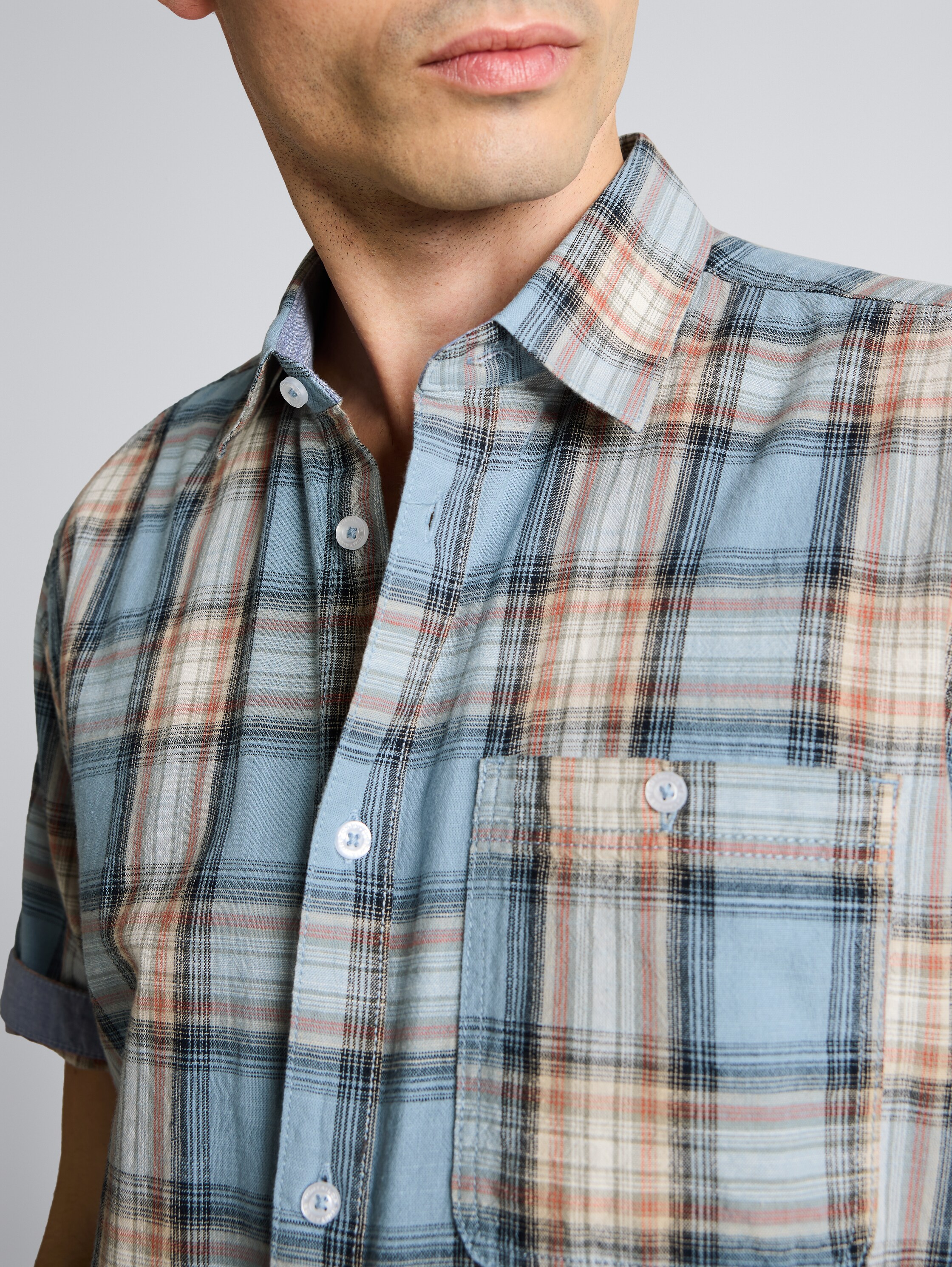 Regular fit short-sleeved shirt with checked pattern - blue multicolor check - Detail model view
