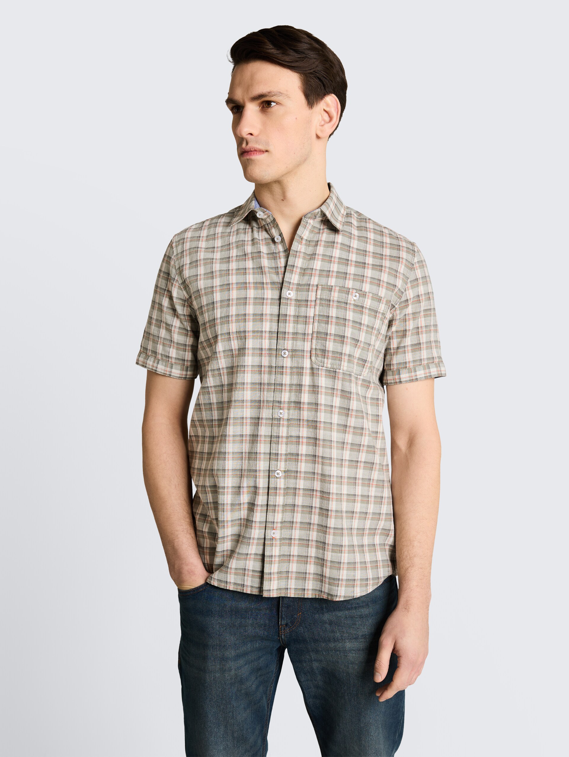 Regular fit overhemd met korte mouwen en ruitjesmotief - green white check - Nek model vooraanzicht