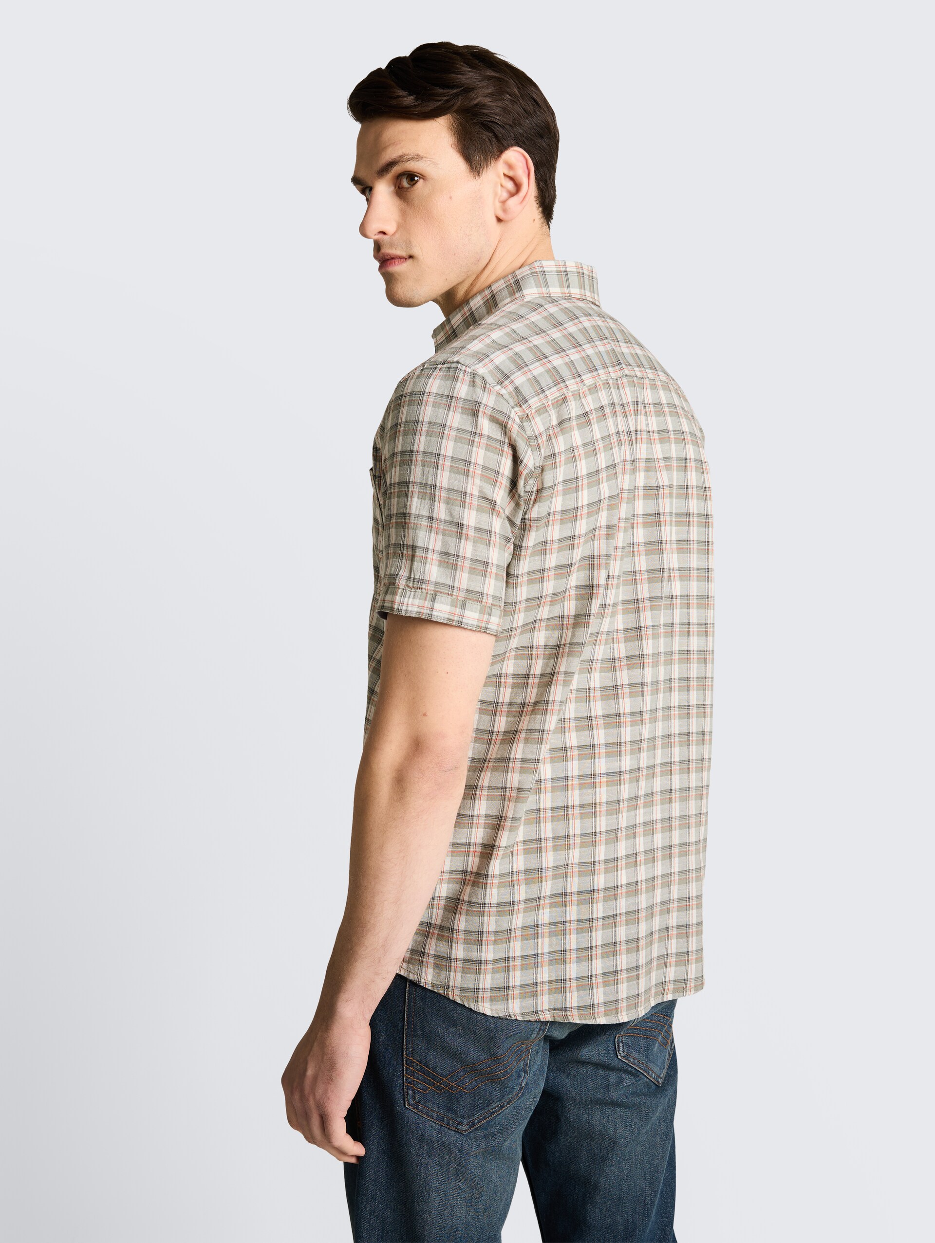 Regular fit overhemd met korte mouwen en ruitjesmotief - green white check - Neklijn model-achteraanzicht