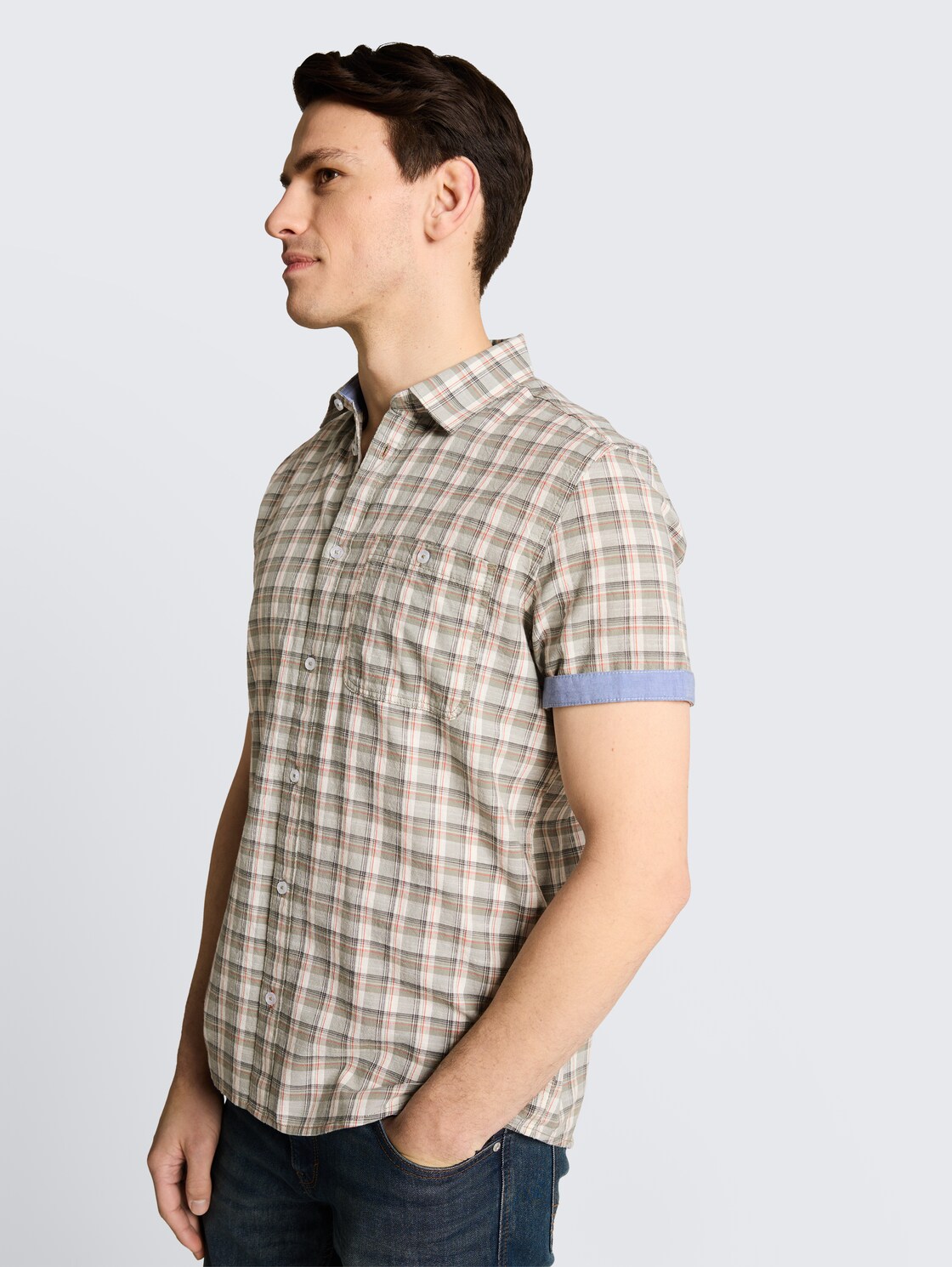 Regular Fit Kurzarmhemd mit Karomuster - green white check - Detail-Model-Ansicht