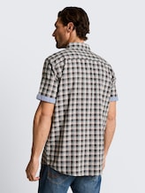 Regular Fit Kurzarmhemd mit Karomuster - grey white check - Auschnitt Model-Rückansicht