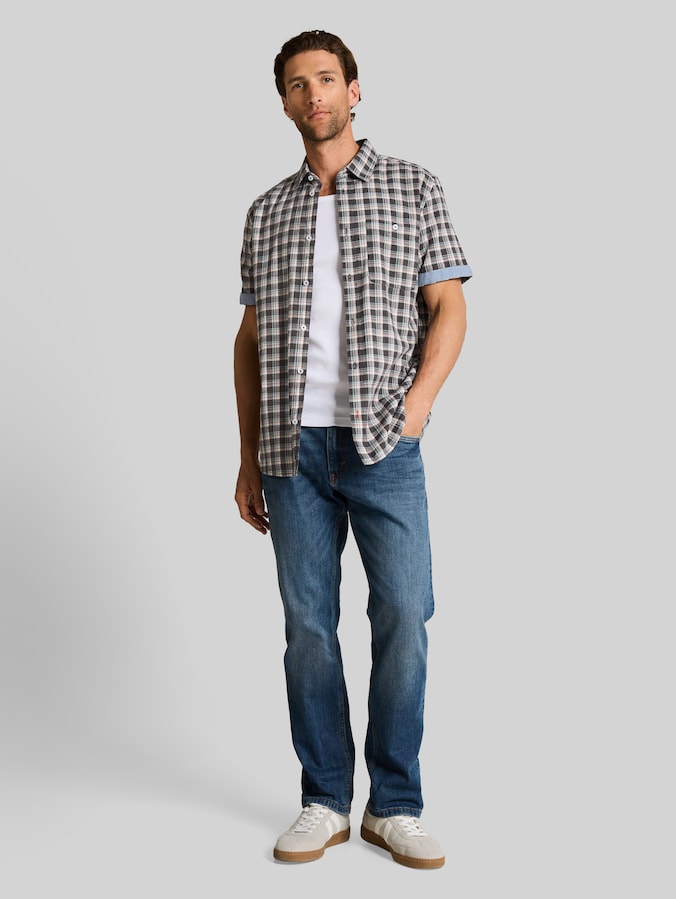 Regular Fit Kurzarmhemd mit Karomuster von Men, grey white check