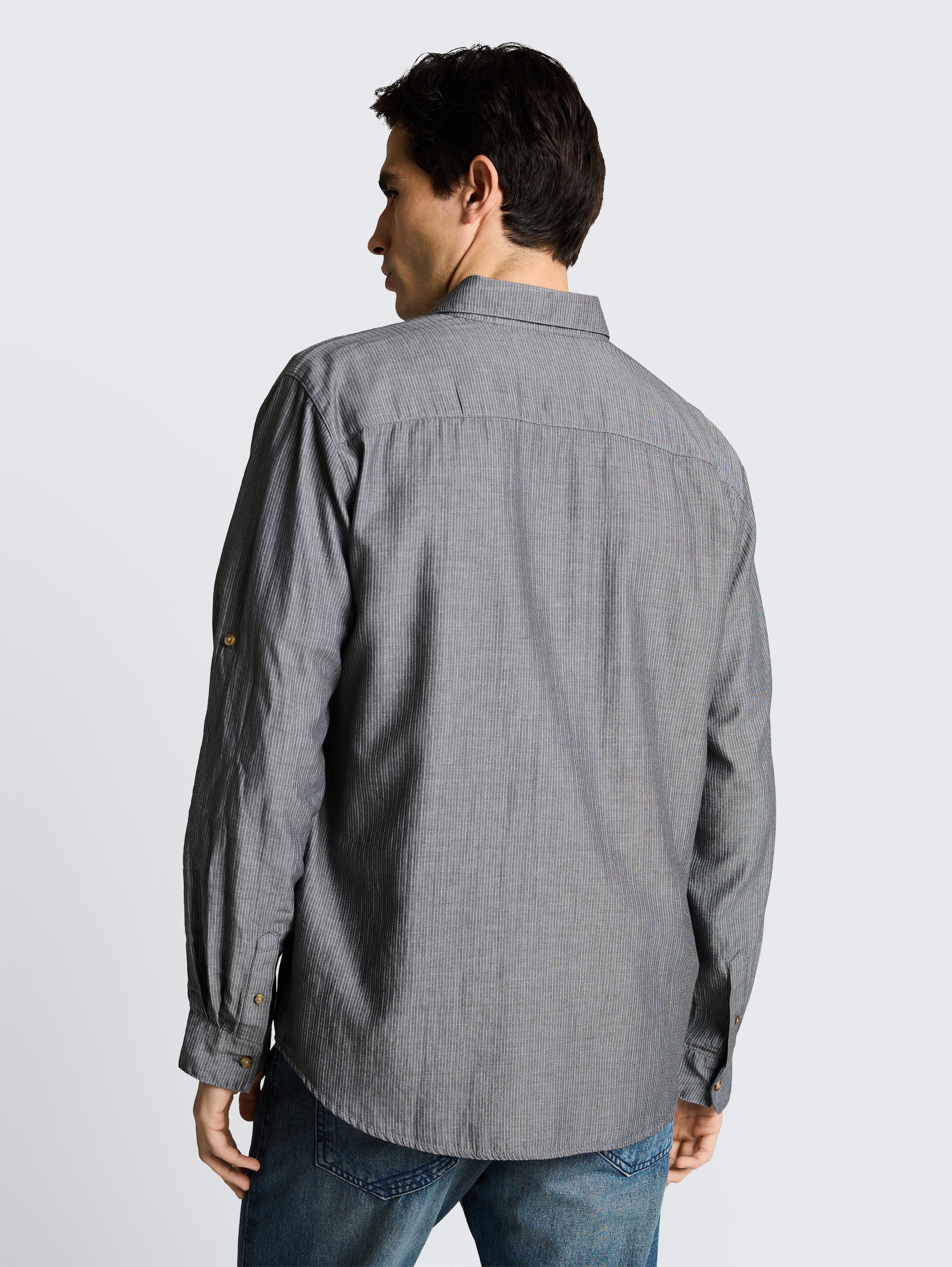 Regular-fit shirt with turn-up feature - tarmac grey herringbone - Neckline model-back view