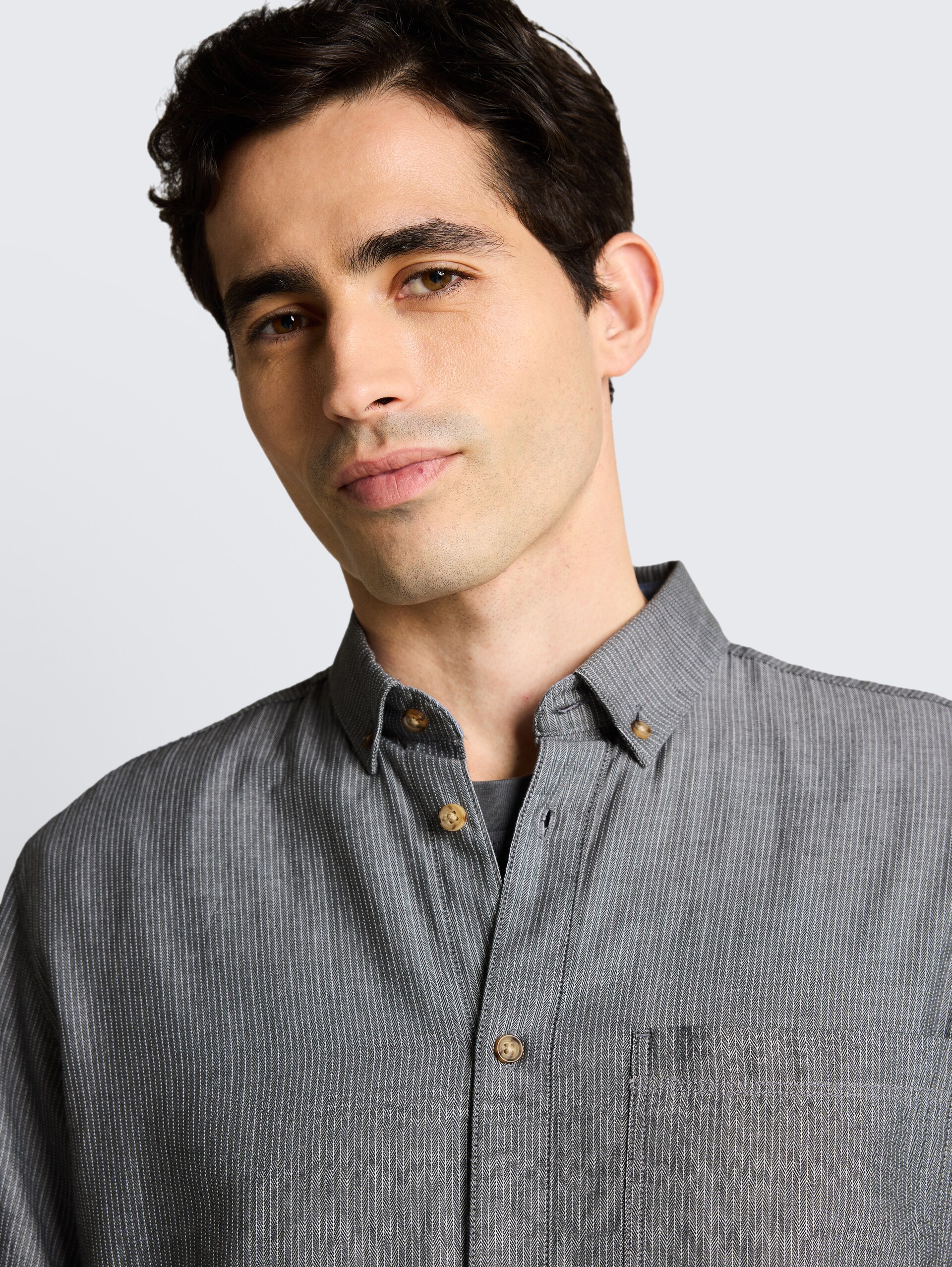 Regular-fit shirt with turn-up feature - tarmac grey herringbone - Detail model view