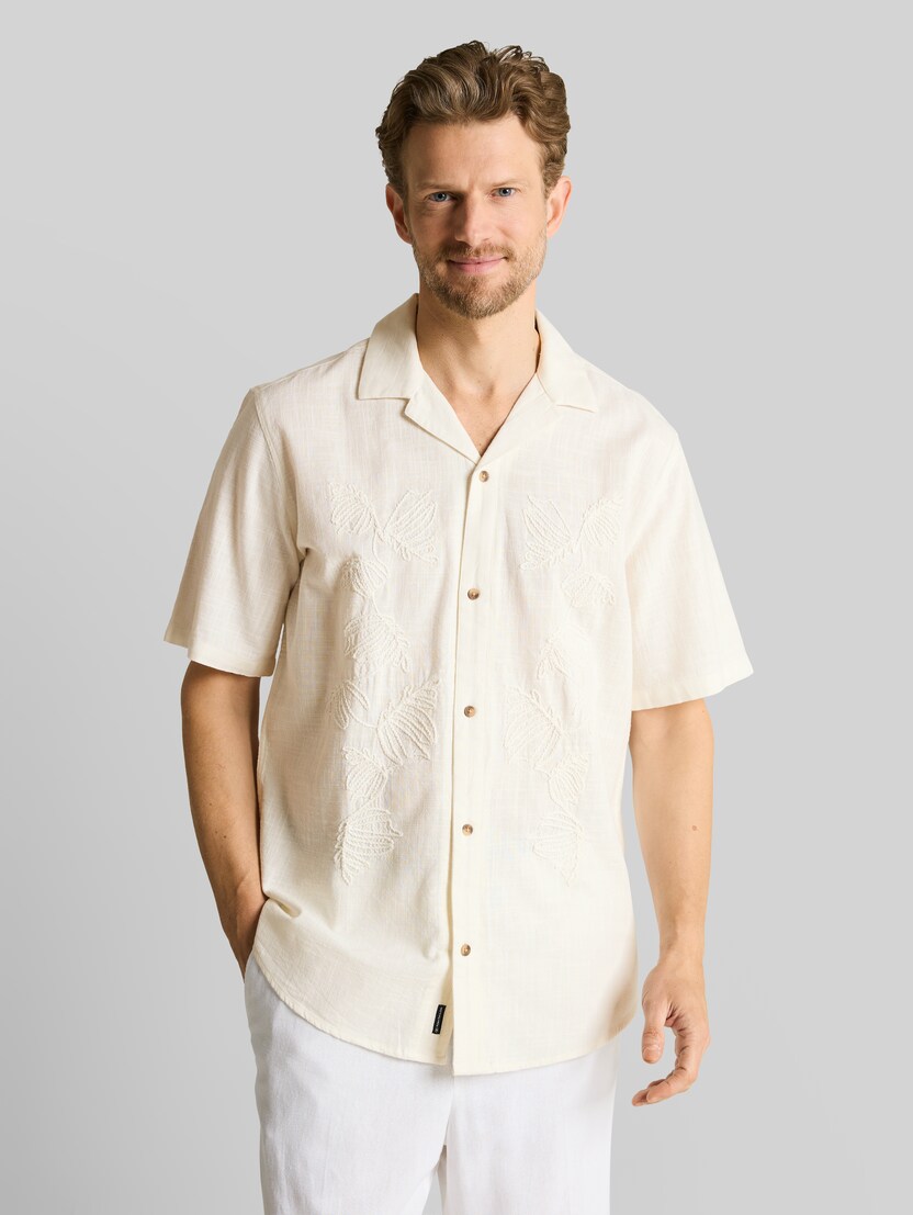 Regular Fit Kurzarmhemd mit Stickerei von Men, Gardenia White
