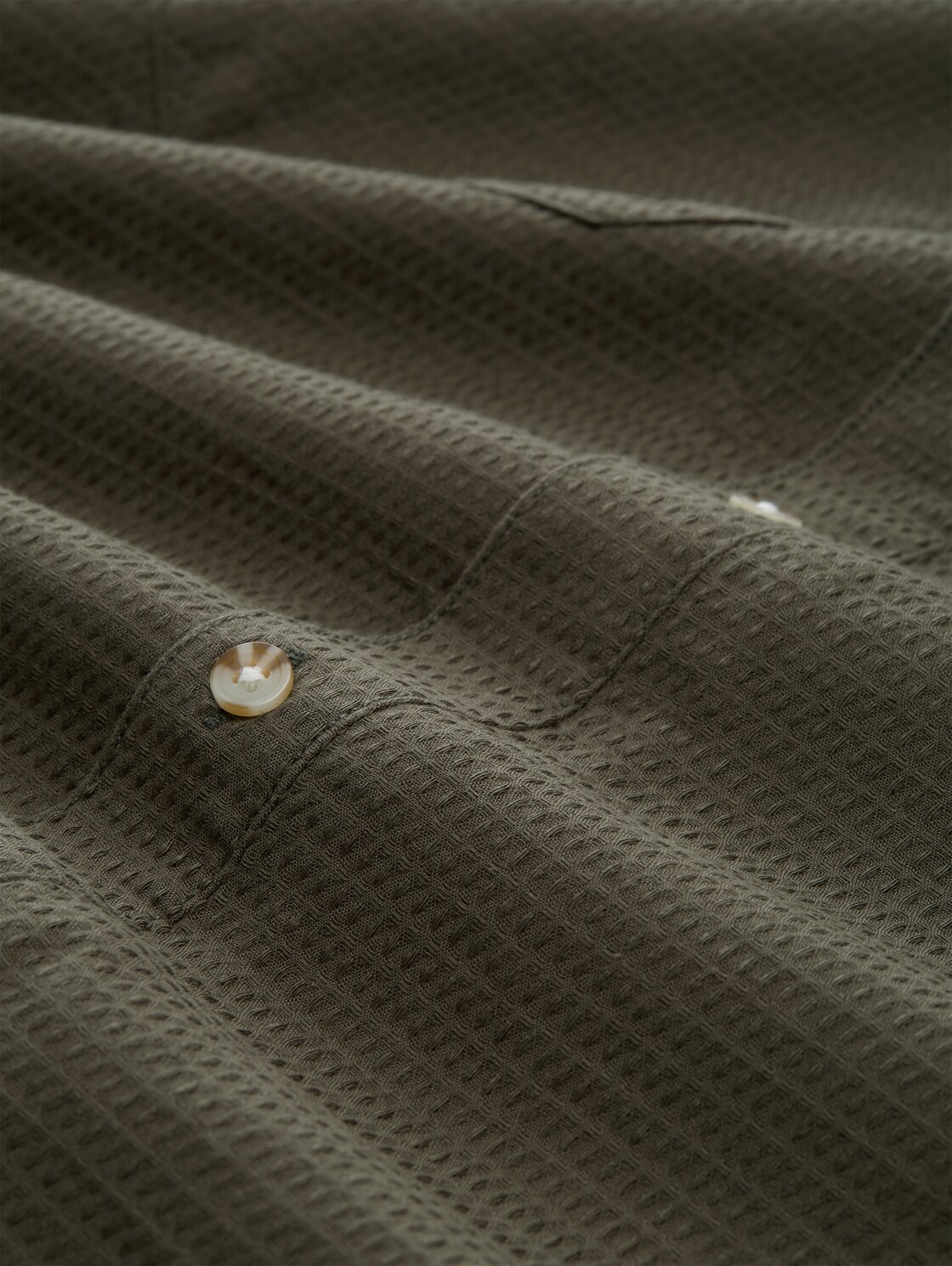 Regular Fit Resort Hemd mit Waffelstruktur - deep leaf green - Material-Ansicht