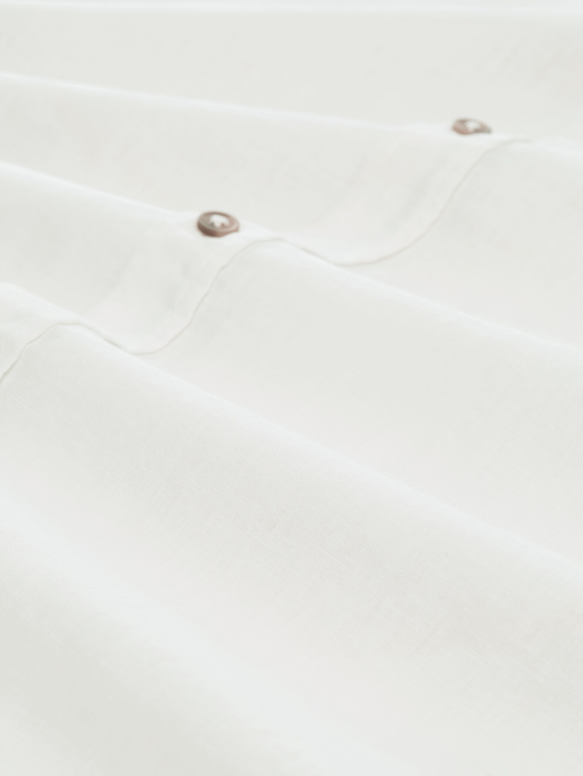 Chemise à manches courtes coupe regular avec un mélange de lin - White - Vue de la matière