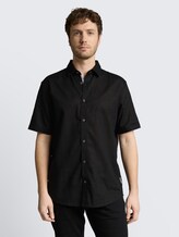 Regular Fit Kurzarmhemd mit Leinenanteil - Black - Ausschnitt Model-Vorderansicht