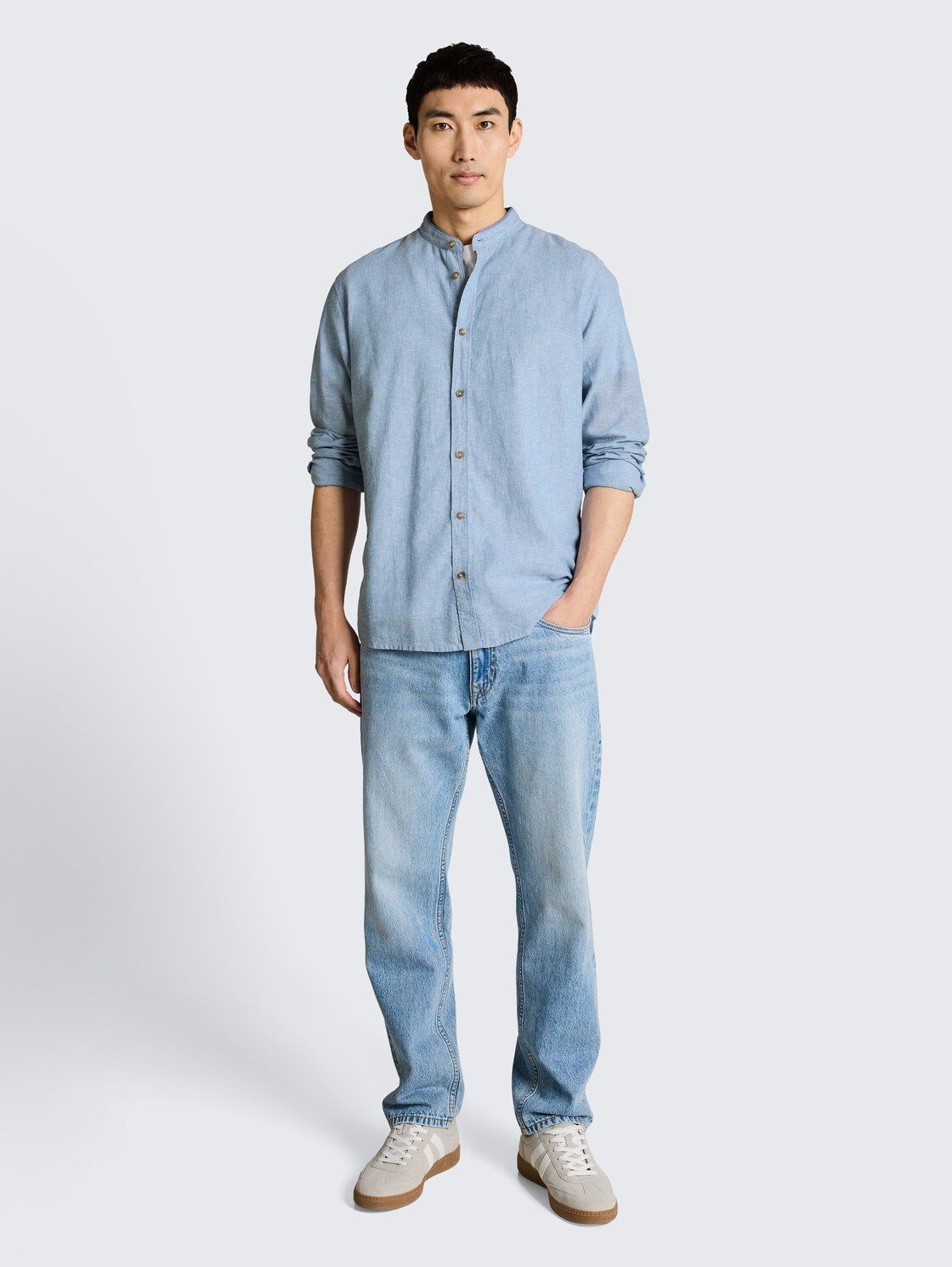 Regular Fit Hemd mit Leinenanteil - bleeched blue chambray - Model-Vorderansicht