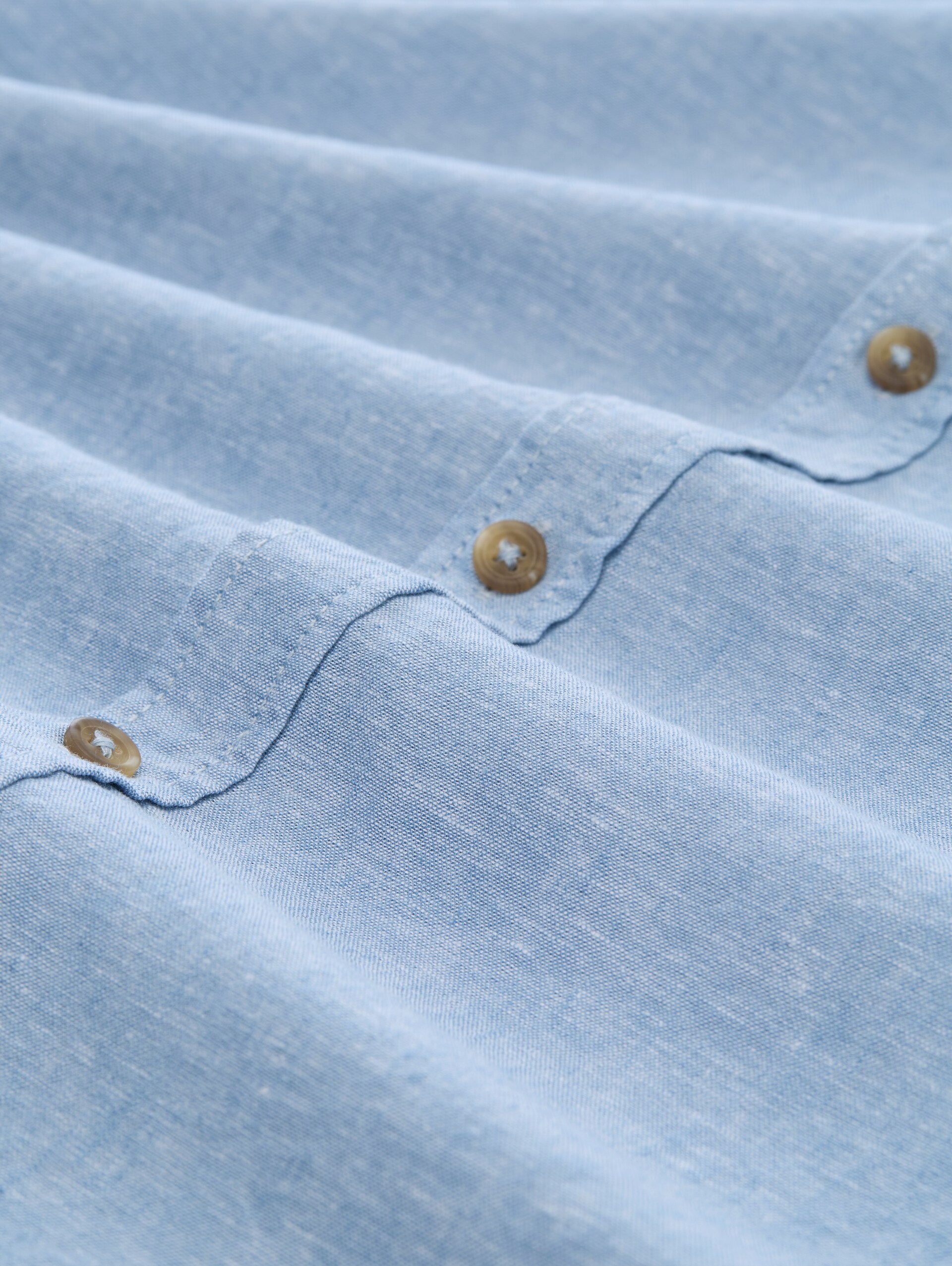 Regular fit shirt with linen blend - bleeched blue chambray - Material view