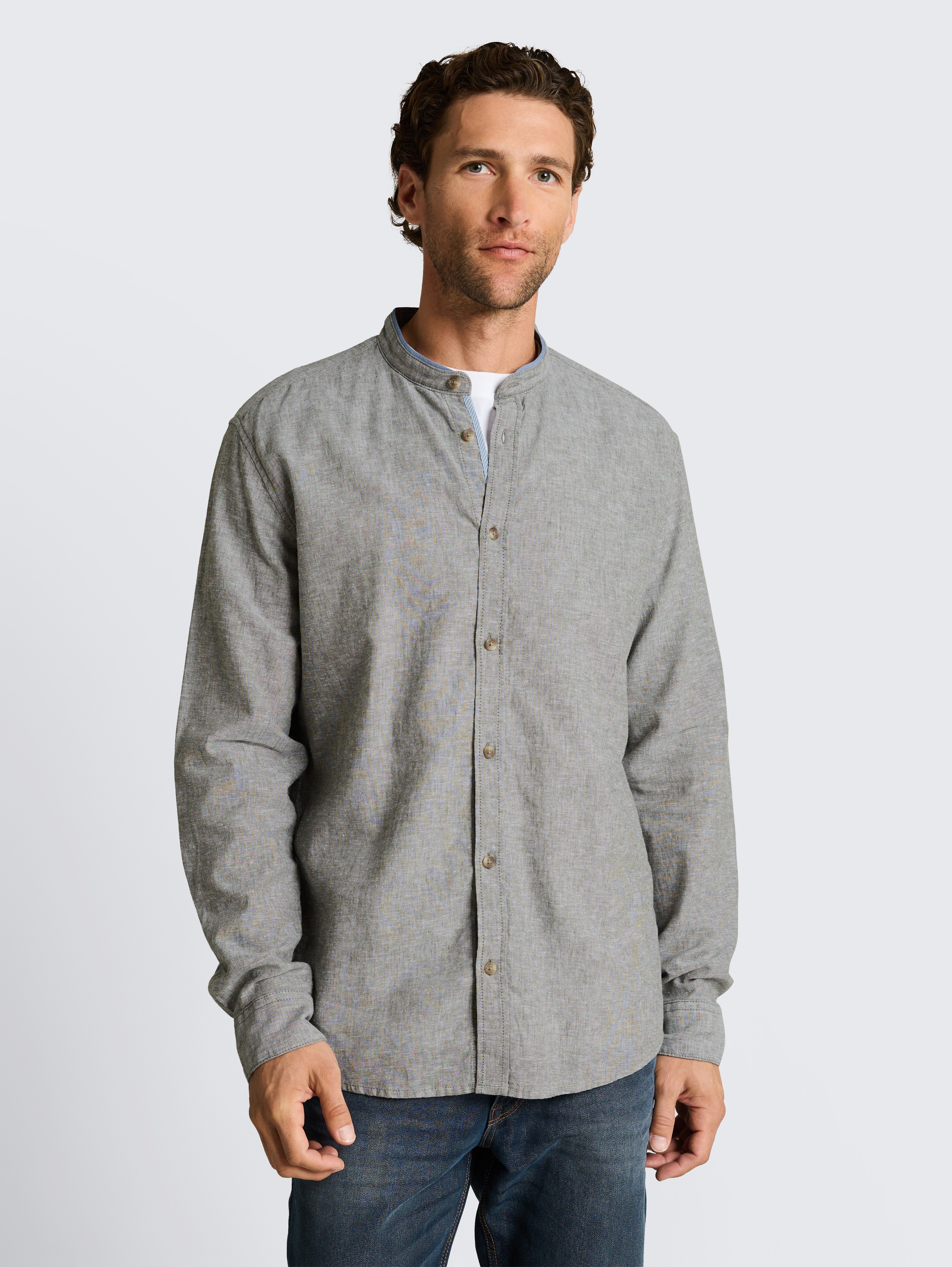 Regular Fit Hemd mit Leinenanteil von Men, faded leaf green chambray