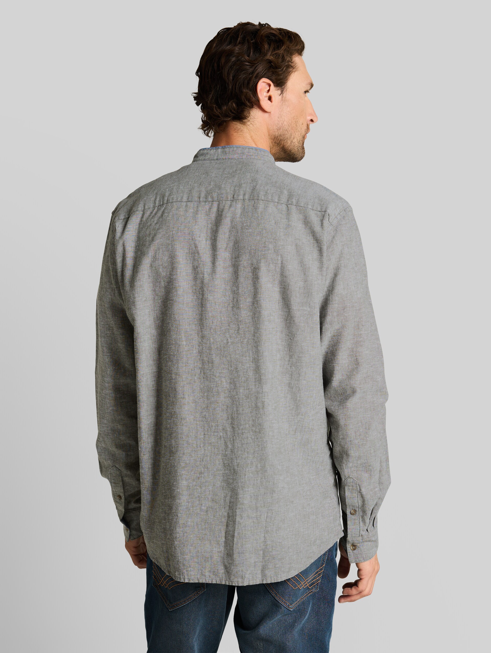 Chemise coupe classique avec mélange de lin - faded leaf green chambray - Découpe Vue arrière du modèle