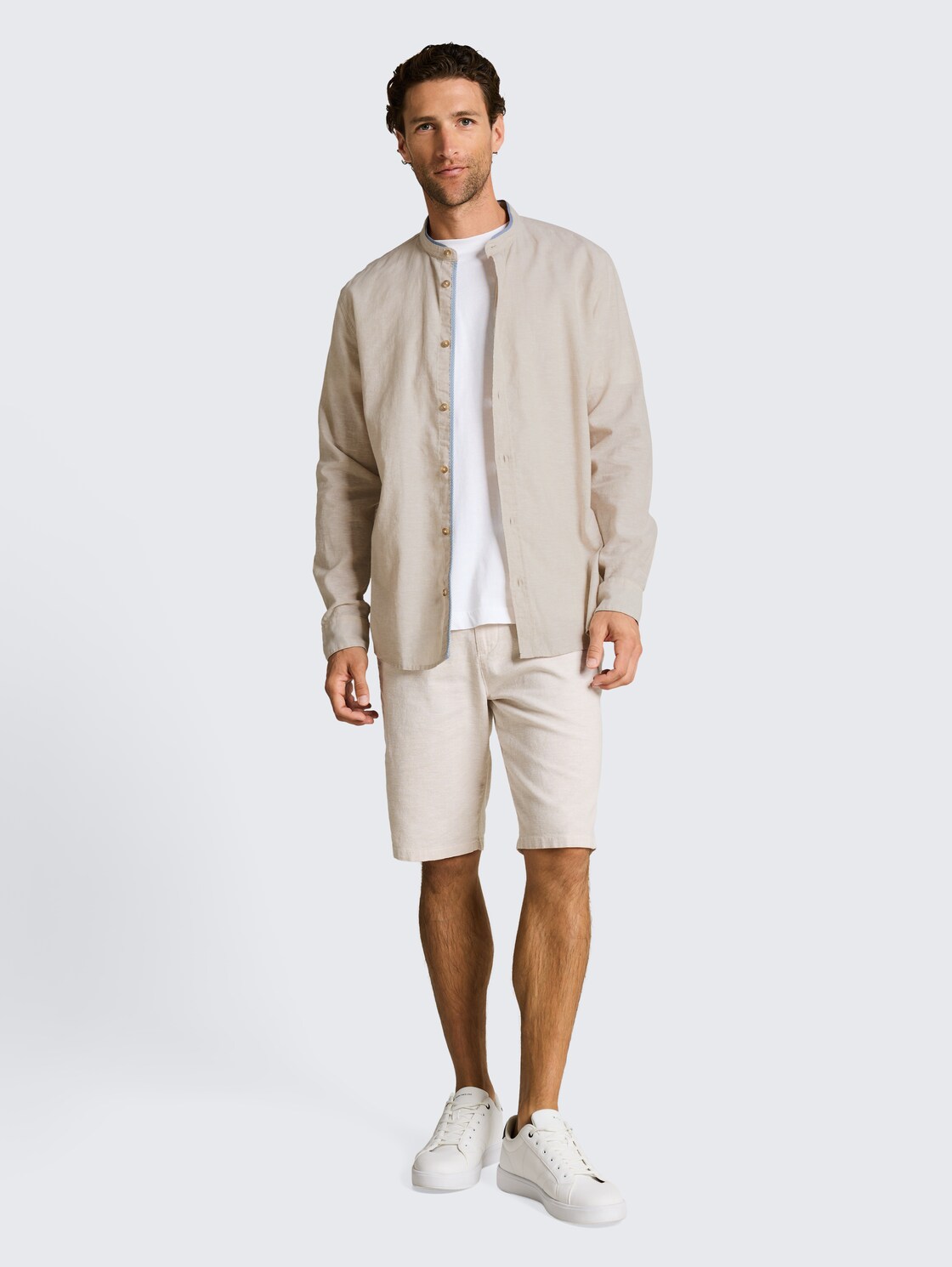 Regular Fit Hemd mit Leinenanteil - cashew beige chambray - Model-Vorderansicht