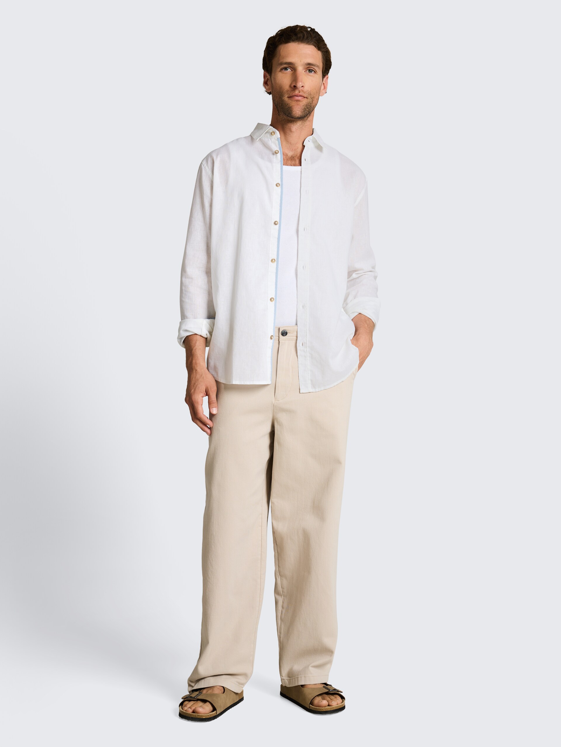 Regular Fit Hemd mit Leinenanteil - White - Model-Vorderansicht