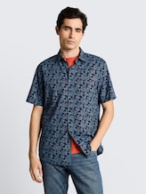 Regular Fit Kurzarmhemd mit Leinenanteil - blue palm tree design - Ausschnitt Model-Vorderansicht