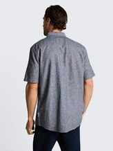 Regular Fit Kurzarmhemd mit Leinenanteil - navy design - Auschnitt Model-Rückansicht