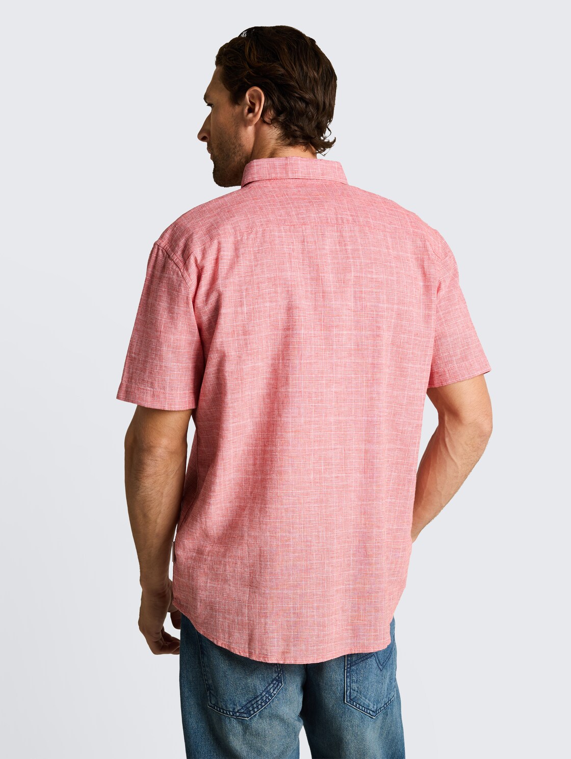 Regular Fit Kurzarmhemd mit Leinenanteil - chili orange check - Auschnitt Model-Rückansicht