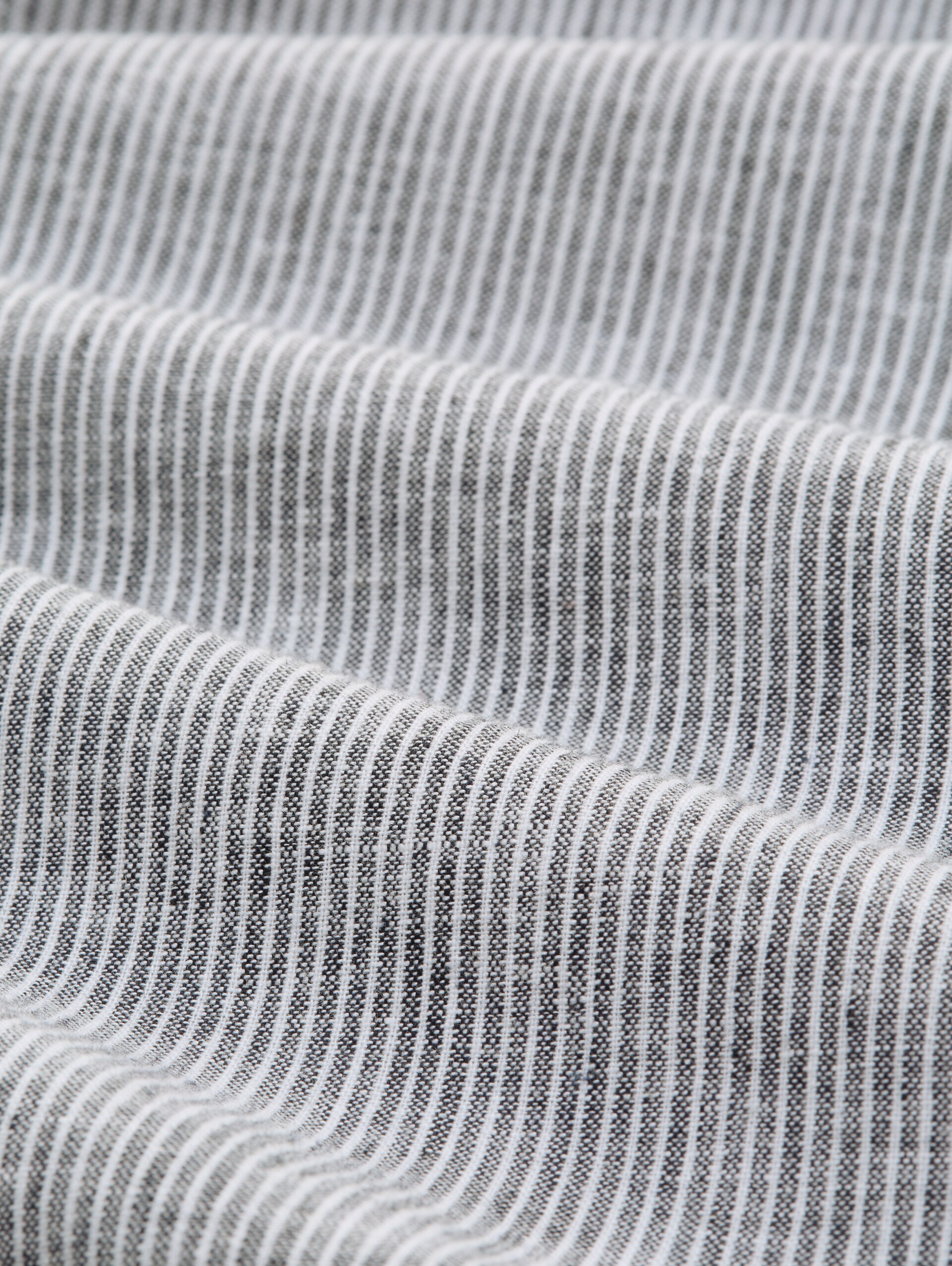 Chemise à manches courtes coupe regular avec un mélange de lin - navy white small stripe - Vue de la matière