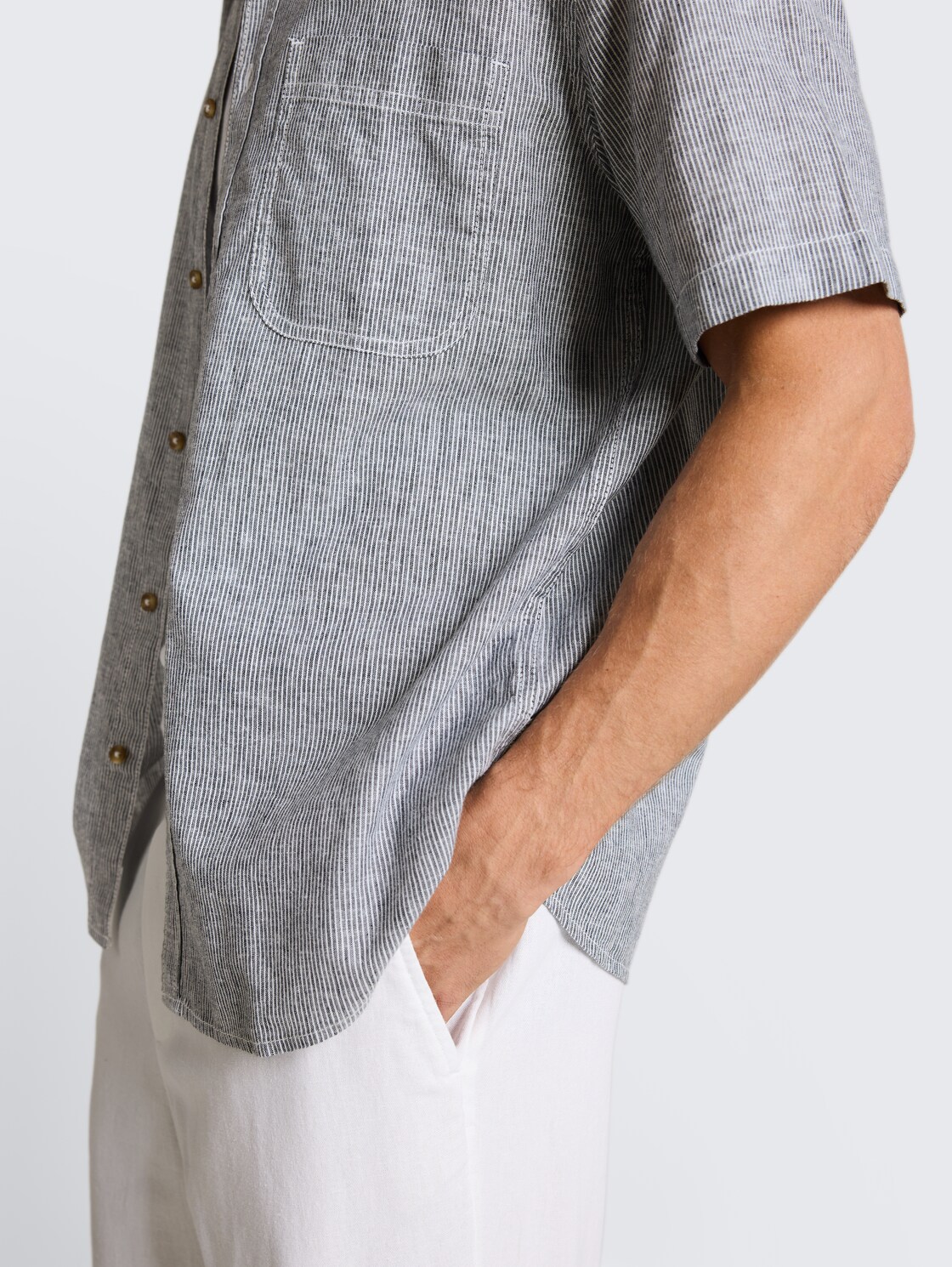 Regular Fit Kurzarmhemd mit Leinenanteil - navy white small stripe - Detail-Model-Ansicht
