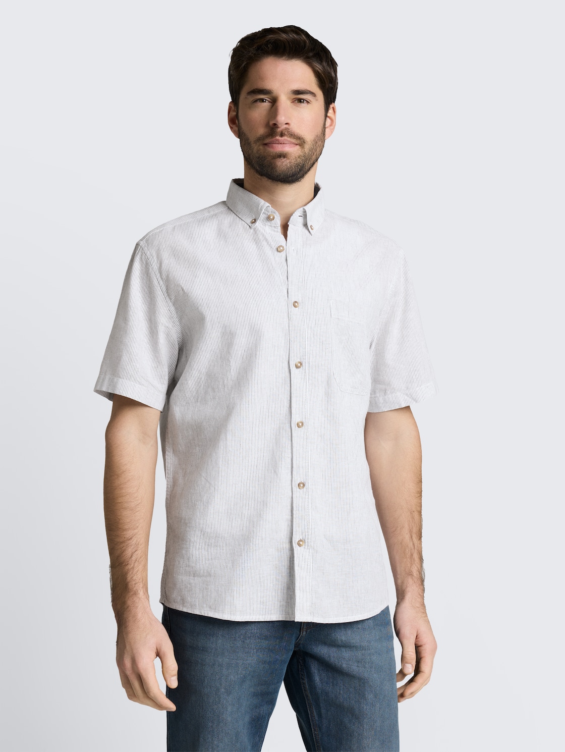 Regular Fit Kurzarmhemd mit Leinenanteil - white leaf green small stripe - Ausschnitt Model-Vorderansicht