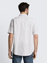 Regular Fit Kurzarmhemd mit Leinenanteil - white leaf green small stripe - Auschnitt Model-Rückansicht