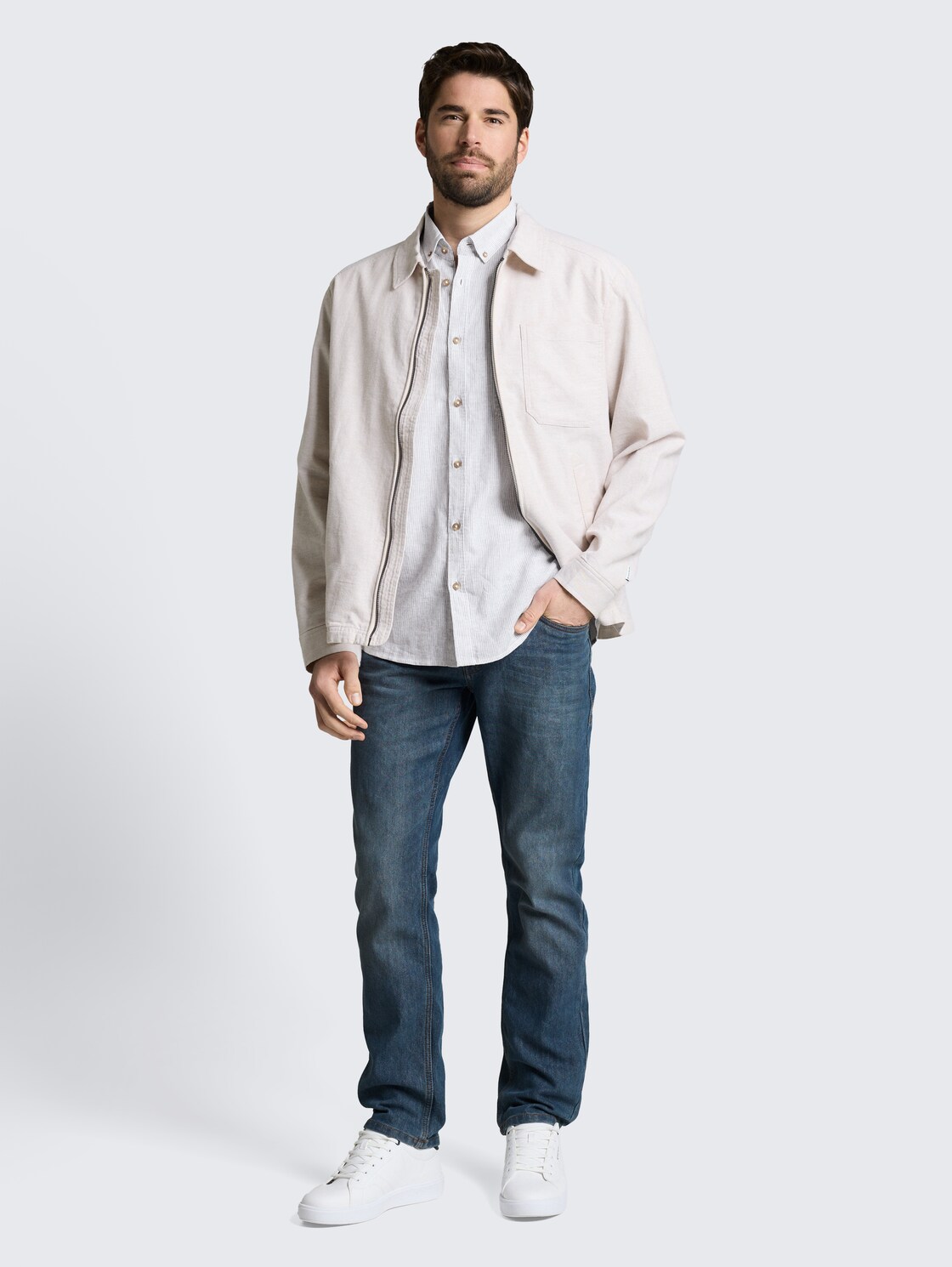 Regular Fit Kurzarmhemd mit Leinenanteil - white leaf green small stripe - Model-Vorderansicht